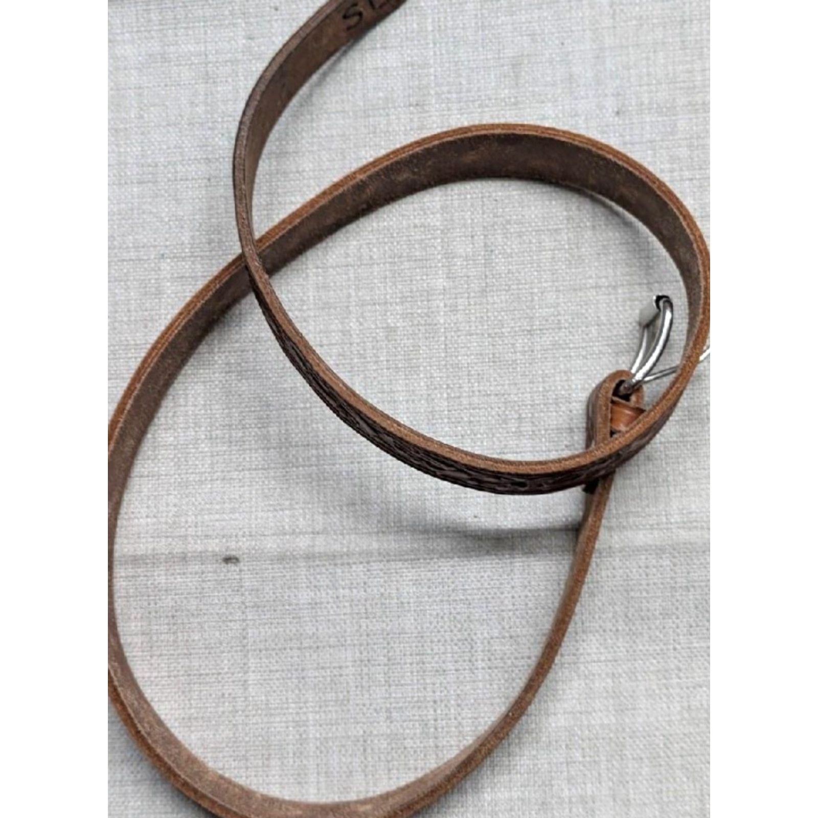Vintage VINTAGE handcrafted western belt Tooled 34 Brown Cowhide Leather Buckle belt Men 34/36 Western belt Mens Brown Tooled N/A Size 36 - 3 Thumbnail