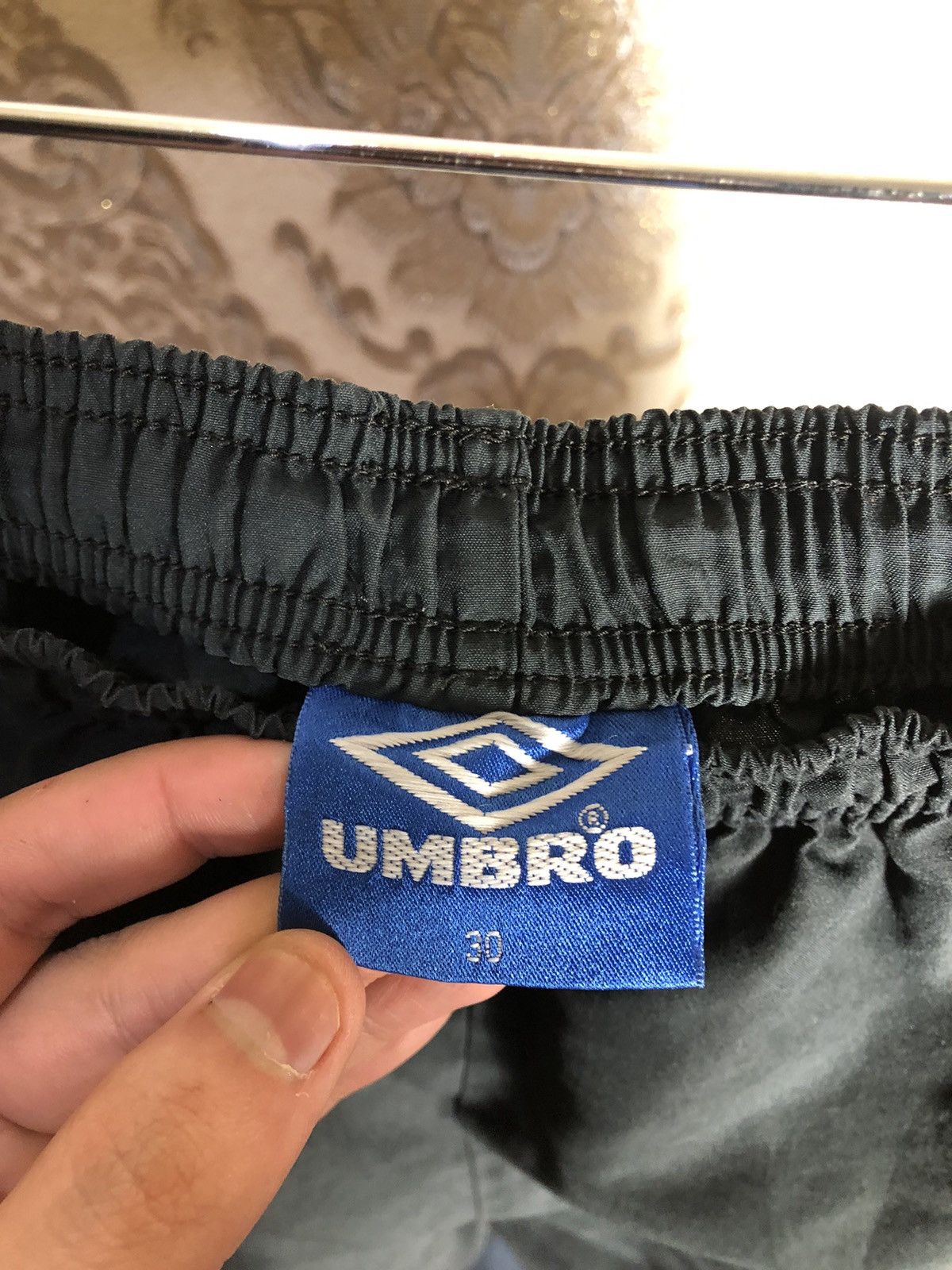 Umbro × Vintage VERY RARE UMBRO FC MANCHESTER UNITED ENGLAND SOCCER JERSEY Size US 30 / EU 46 - 4 Thumbnail