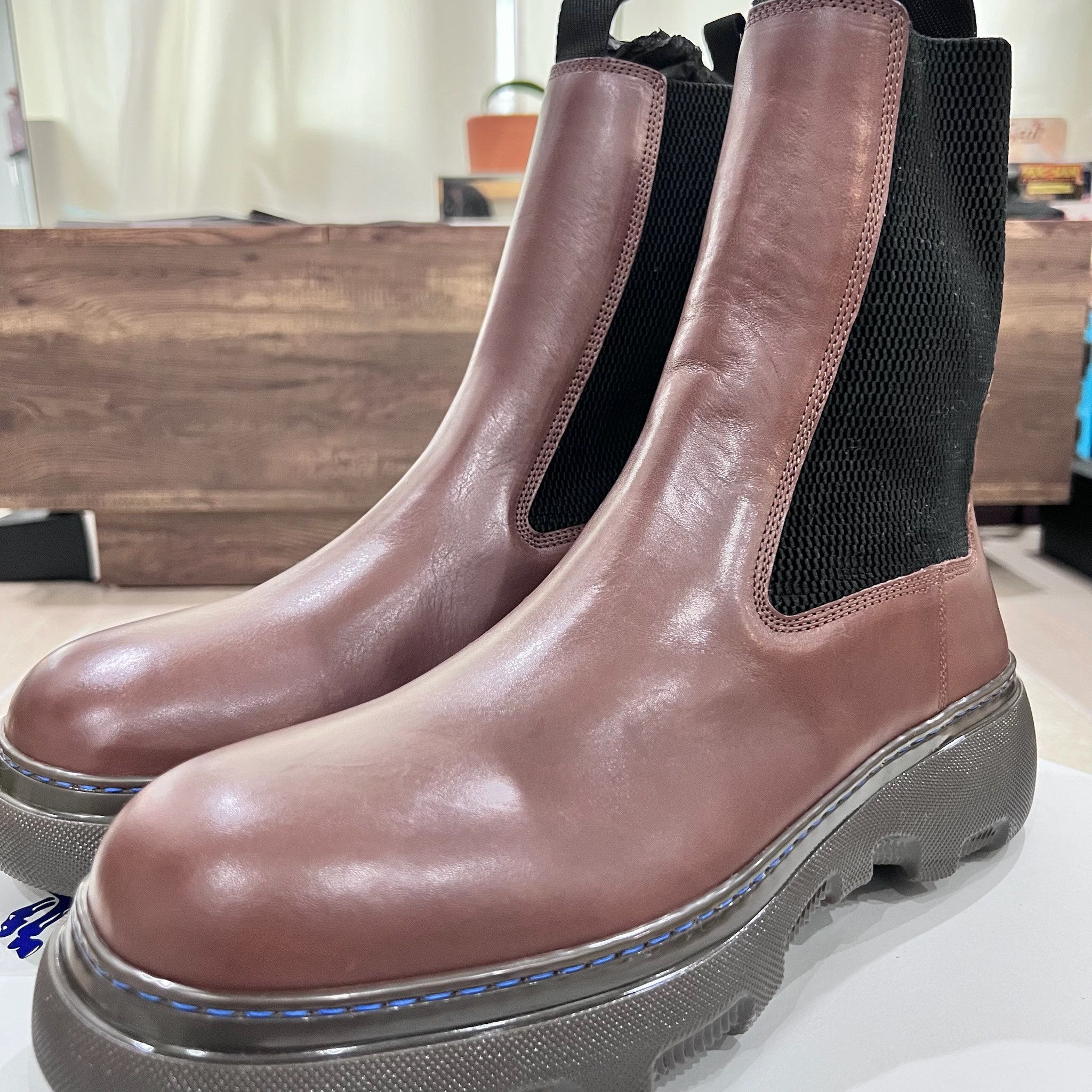 Burberry Burberry Creeper Chunky Sole Leather Chelsea Slip On Boots Size US 9 / EU 42 - 1 Thumbnail