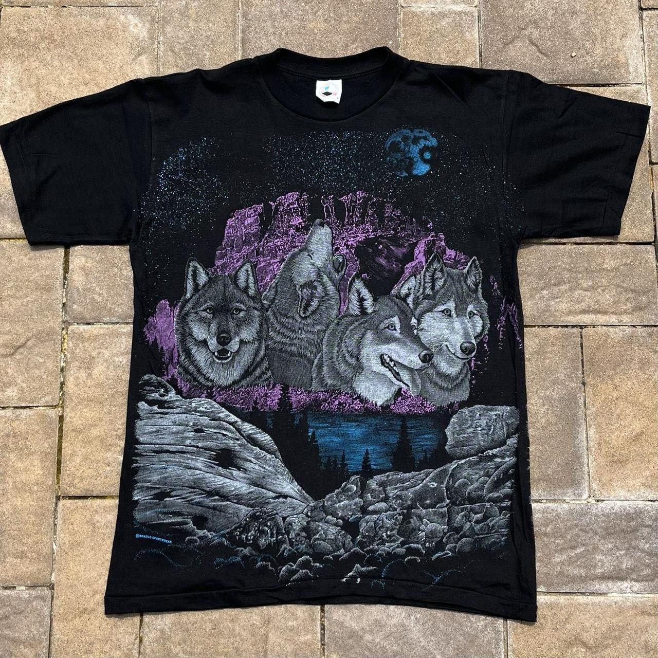Vintage Vintage 90s Caribbean Dream Wolf Pack Animal Wildlife Tshirt Size US L / EU 52-54 / 3 - 1 Thumbnail