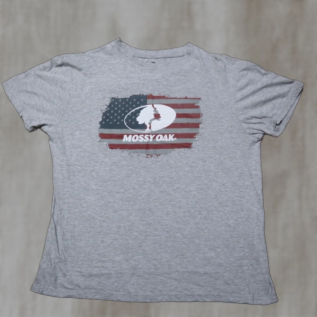 Vintage Mossy Oak Gray T-Shirt Women Short Sleeve Logo Graphic American Flag Boat Neck Pullover 100% Cotton L Mens? Size L / US 10 / IT 46 - 1 Thumbnail