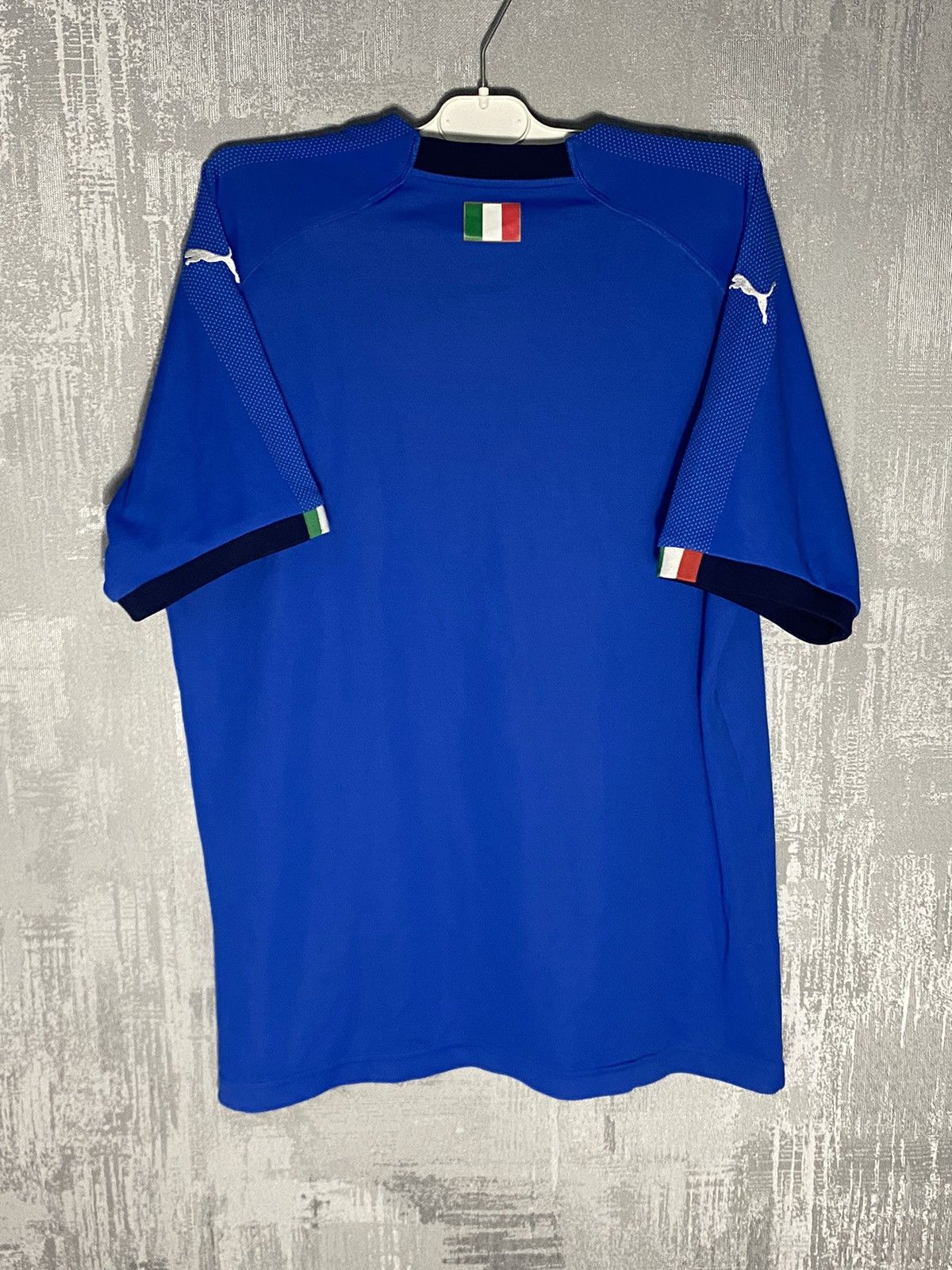 Puma 2017 Italy Puma Soccer Jersey National Team Winners Size US L / EU 52-54 / 3 - 2 Thumbnail