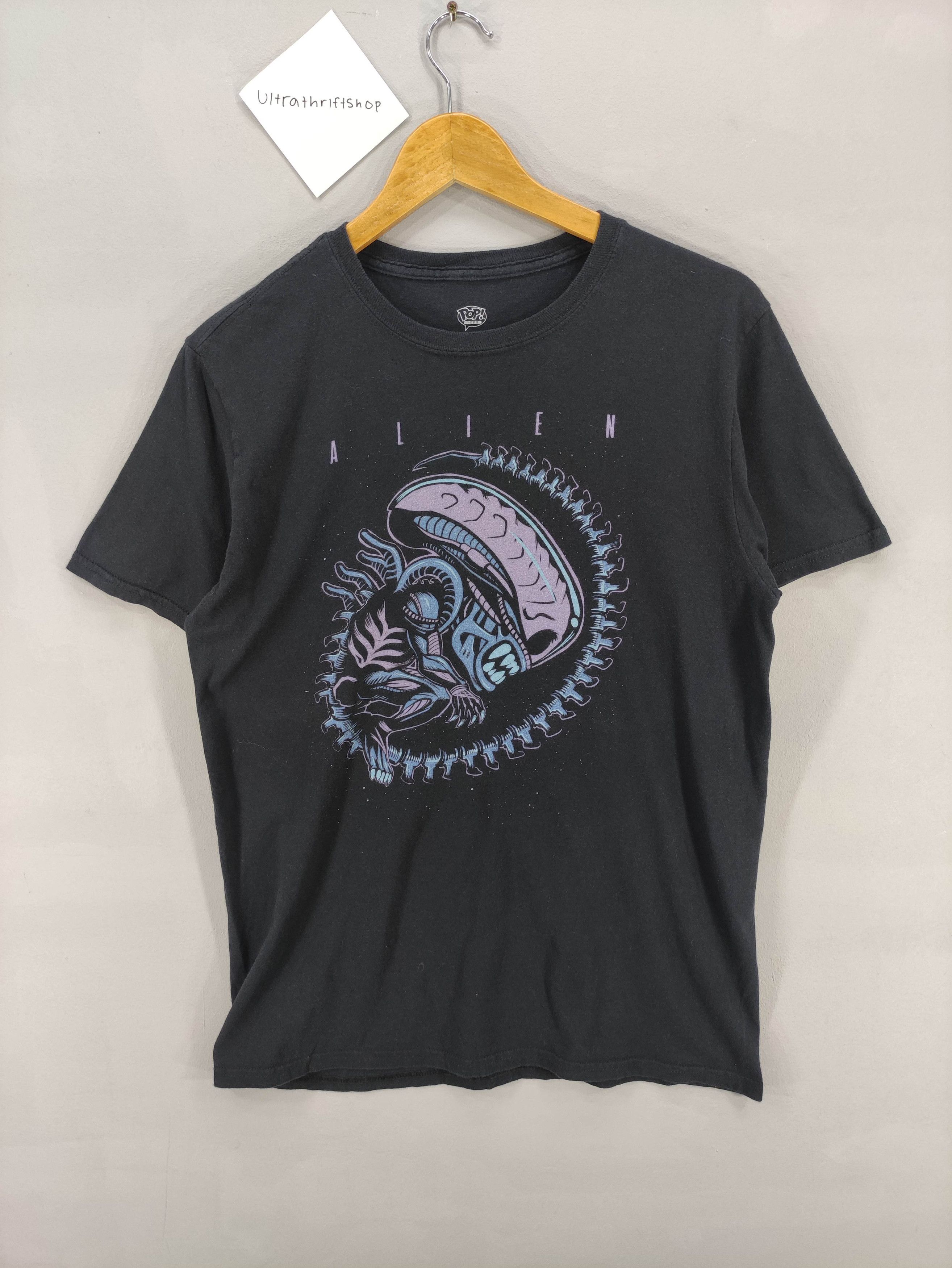 Vintage Alien Graphic Big Logo Tee Tshirt Size US S / EU 44-46 / 1 - 1 Thumbnail