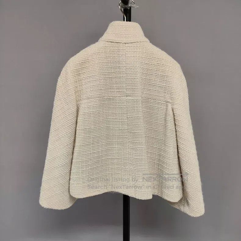 Chanel Chanel Small fragrance-style jacket Size XXS / US 00 / IT 34 - 2 Thumbnail