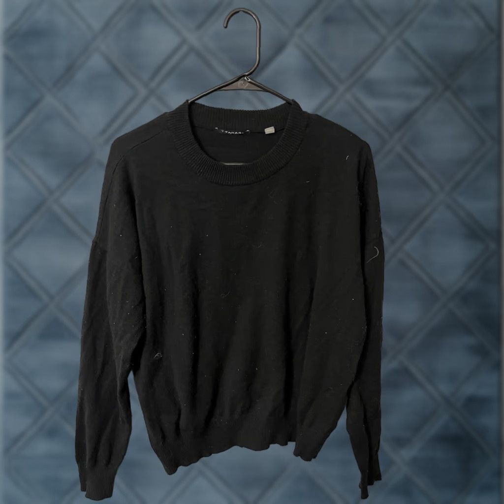 Vintage Tahari Sweater Womens Medium Black Long Sleeve Pullover Polyester Knit Stretch Casual Fall Winter Size M / US 6-8 / IT 42-44 - 1 Thumbnail