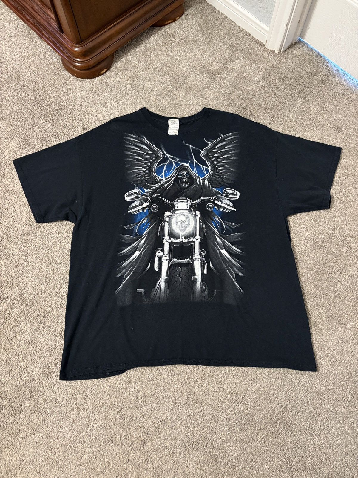 Gildan Vintage Y2K Biker Skull Wings Graphic T Shirt Men’s Size XXL Size US XXL / EU 58 / 5 - 1 Thumbnail