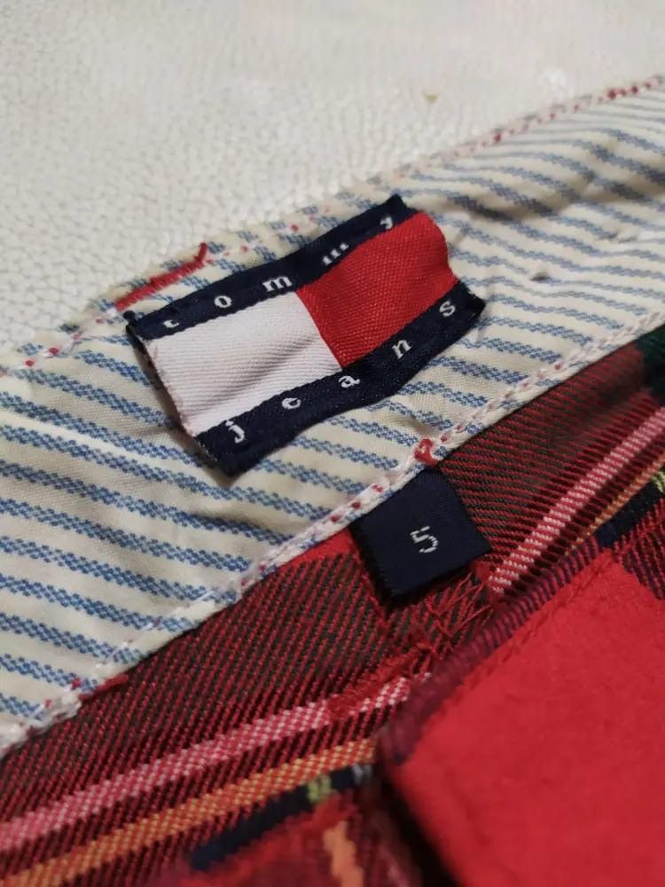 Japanese Brand Tommy Hilfiger Red Check Nice design pants no back pocket Size US 29 - 9 Thumbnail