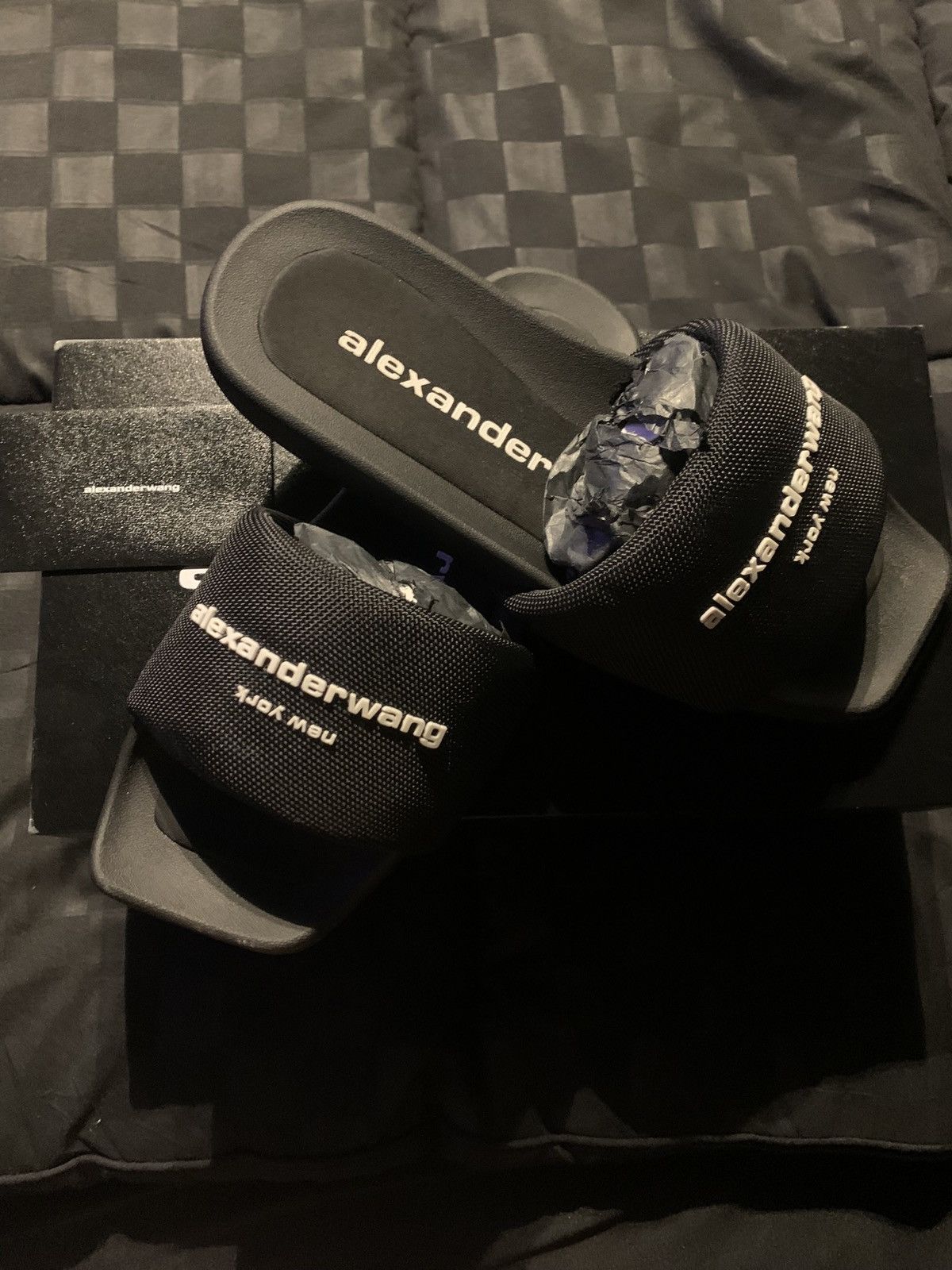 Alexander Wang Black/ white flip flops Size US 7 / IT 37 - 1 Thumbnail