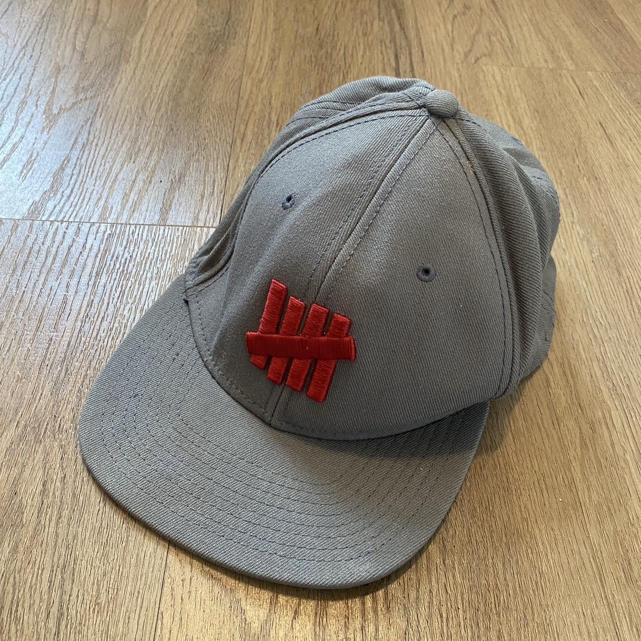 Undefeated Undefeated Green Grey Cap Vintage y2k 2000s 90s Size ONE SIZE - 1 Thumbnail