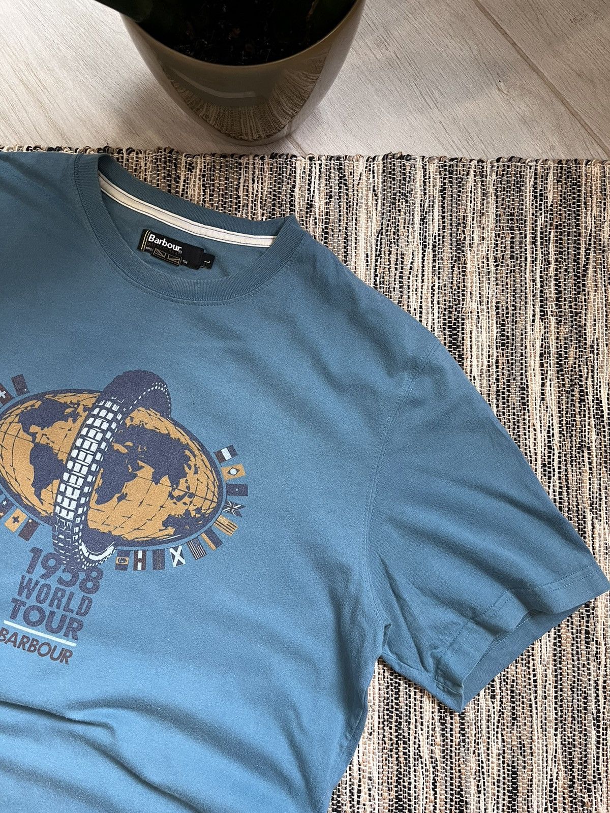 Barbour × Vintage Barbour T-shirt 1958 world tour regular fit fade size L Size US L / EU 52-54 / 3 - 4 Thumbnail