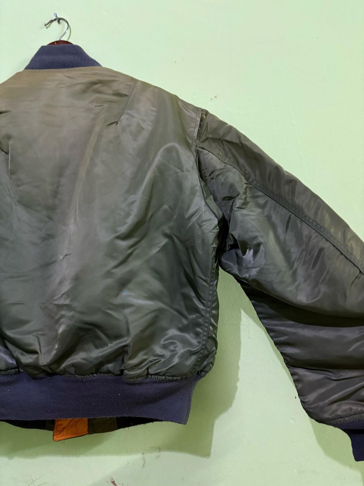 Avirex Vintage 90’s Avirex MA-1 Bomber Jacket Flight Jacket Design Size US L / EU 52-54 / 3 - 8 Thumbnail