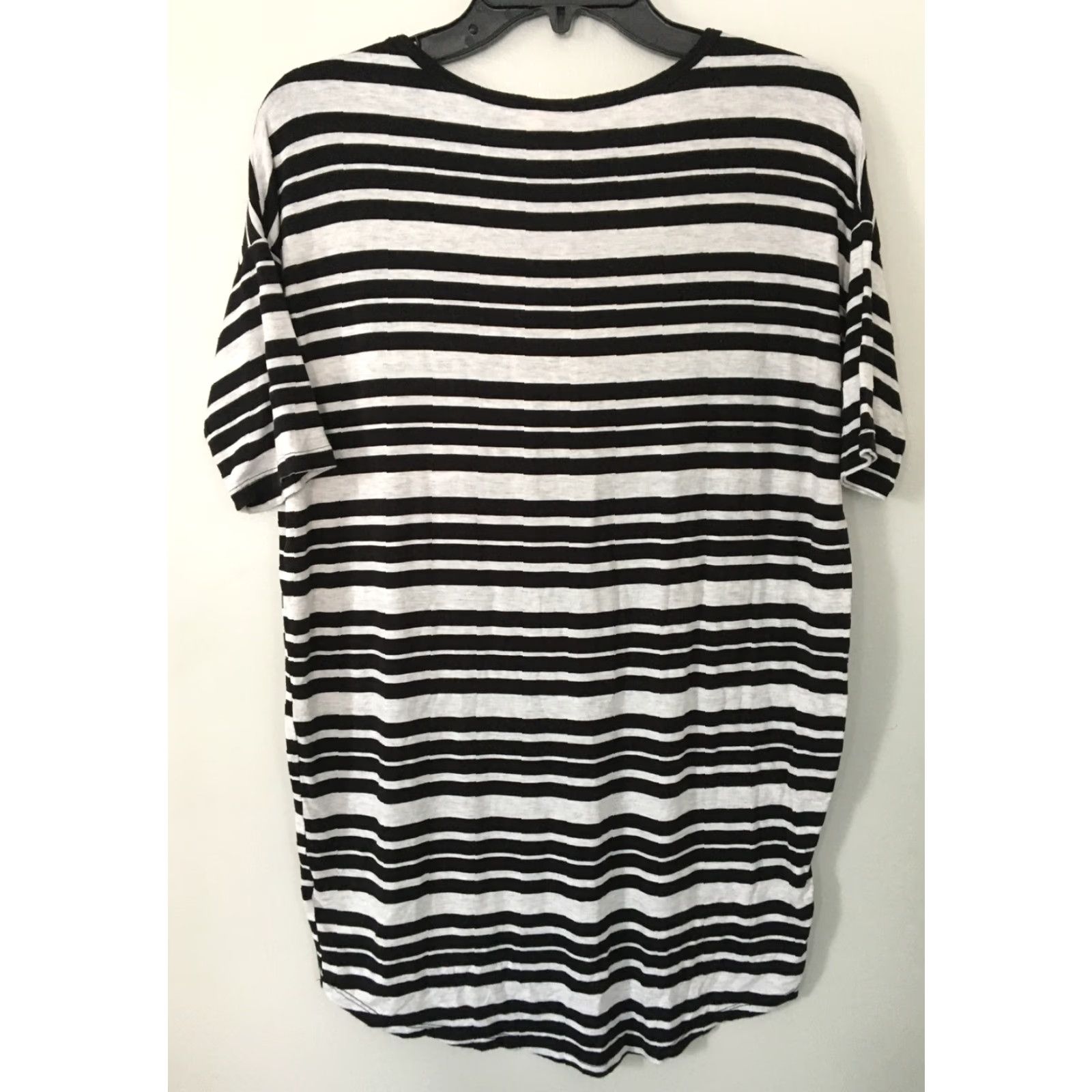 Vintage LuLaRoe Irma Tunic Tee Shirt Top Black Gray Stripes XXS Short Sleeve Crew Neck T-Shirt Woman Casual Vintage: No Size XXS / US 00 / IT 34 - 4 Thumbnail