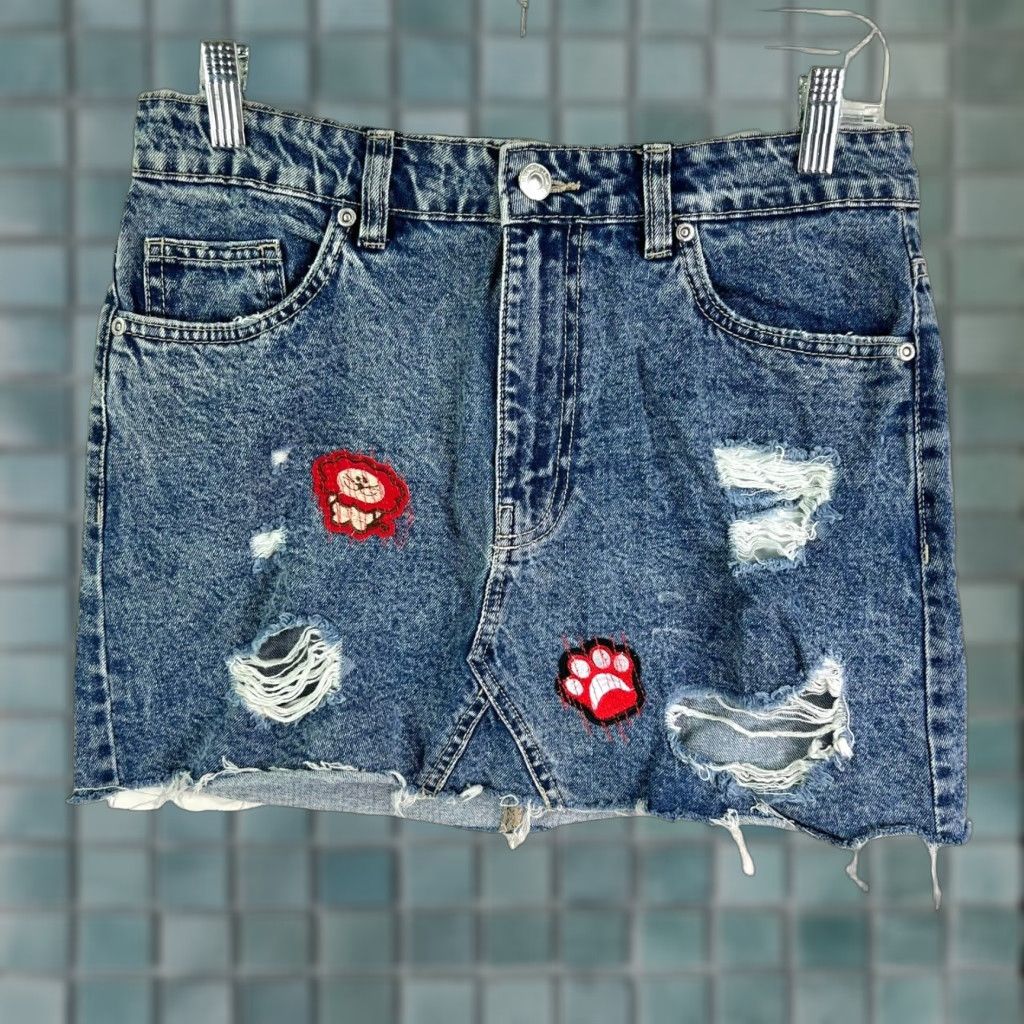 Denime Bluenotes Denim Mini Skirt - Embroidered Applique, Blue Cotton Denim, Button Closure, Mid Rise, Pockets - Women M Size 32" / US 10 / IT 46 - 1 Thumbnail