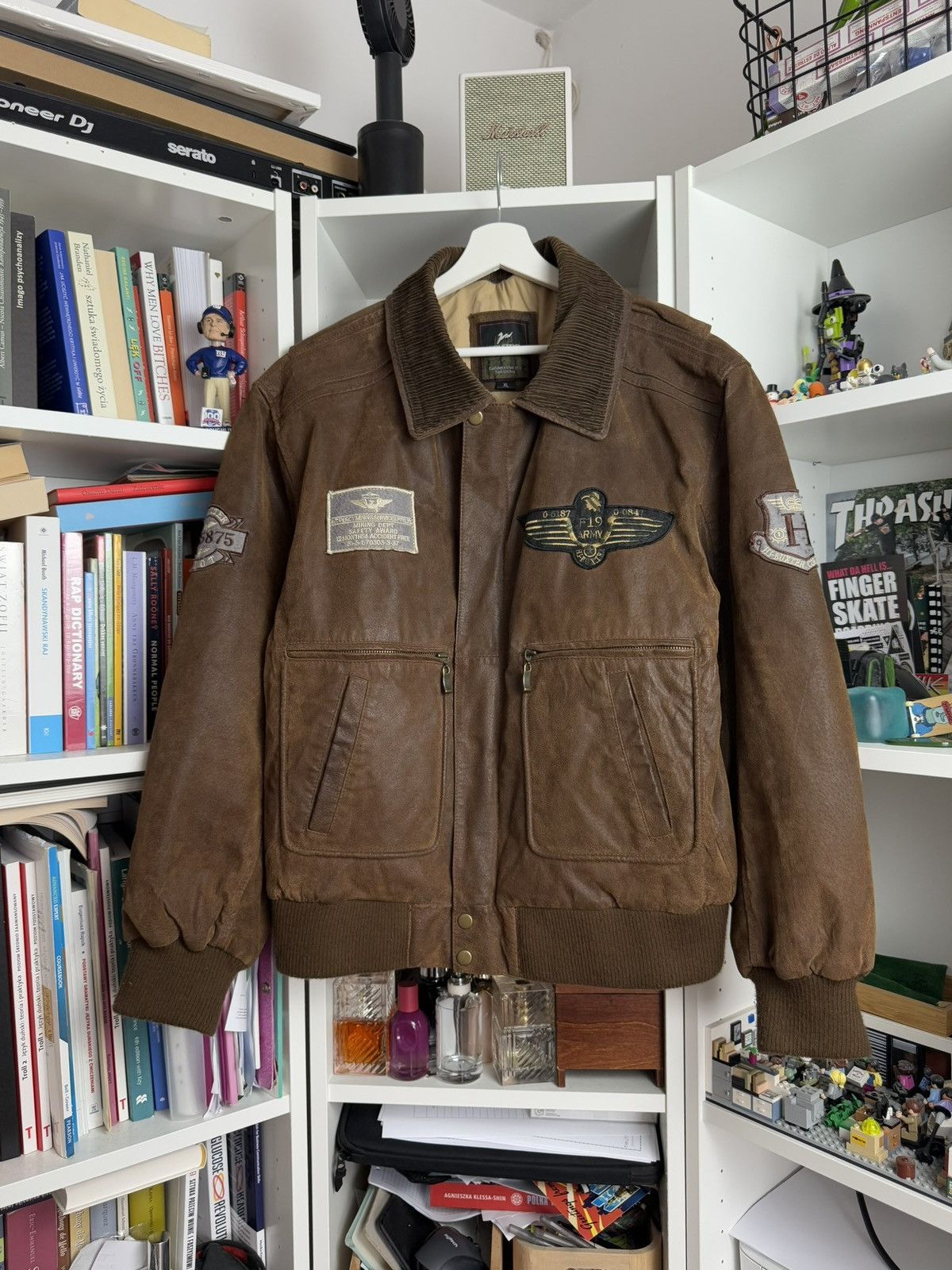 Schott Vintage boxy military pilot leather bomber jacket XL avirex Size US XL / EU 56 / 4 - 1 Thumbnail