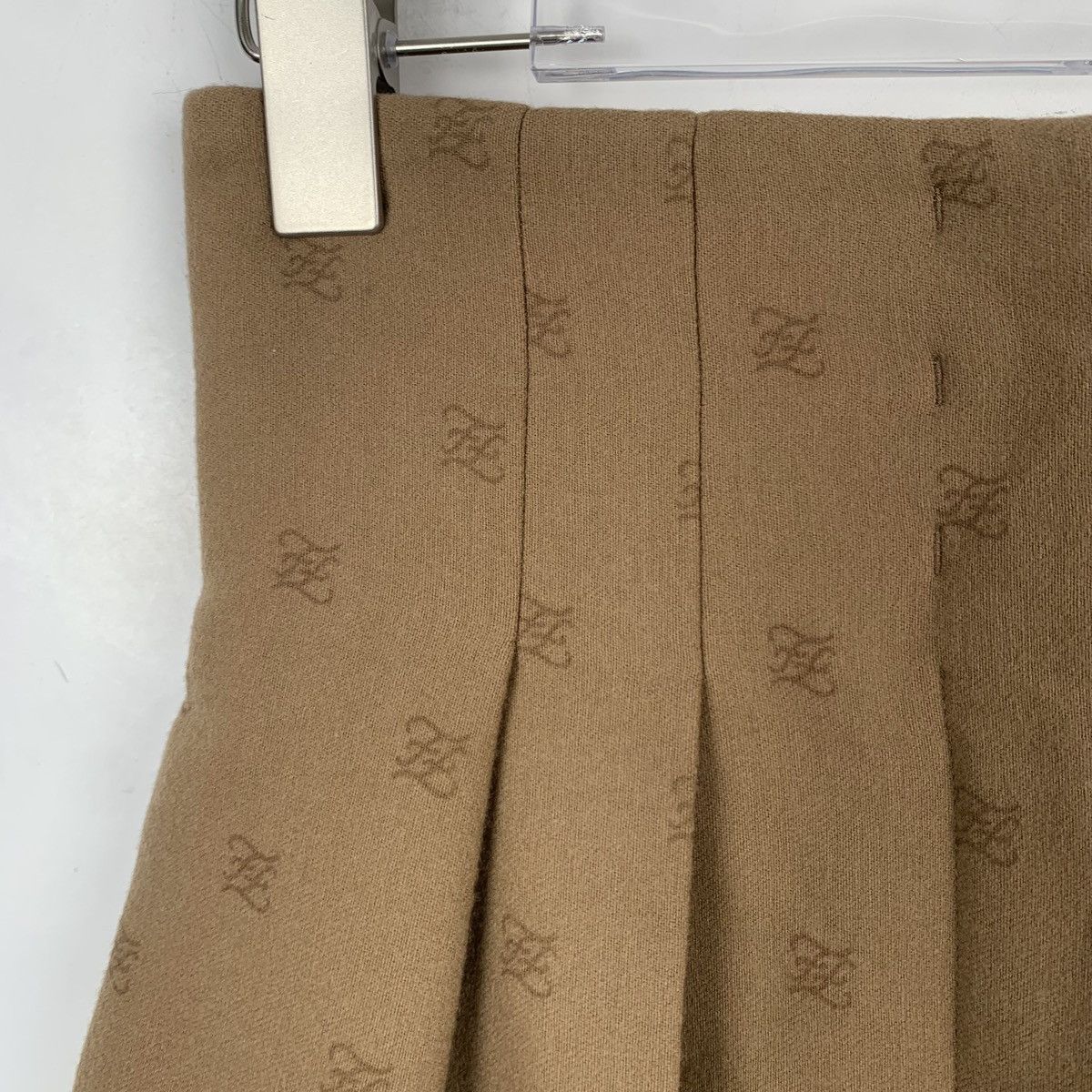 Fendi Fendi Dark Brown Logo Letter Sheep Wool Pleated Shorts K26WX Size 27" / US 4 / IT 40 - 3 Thumbnail