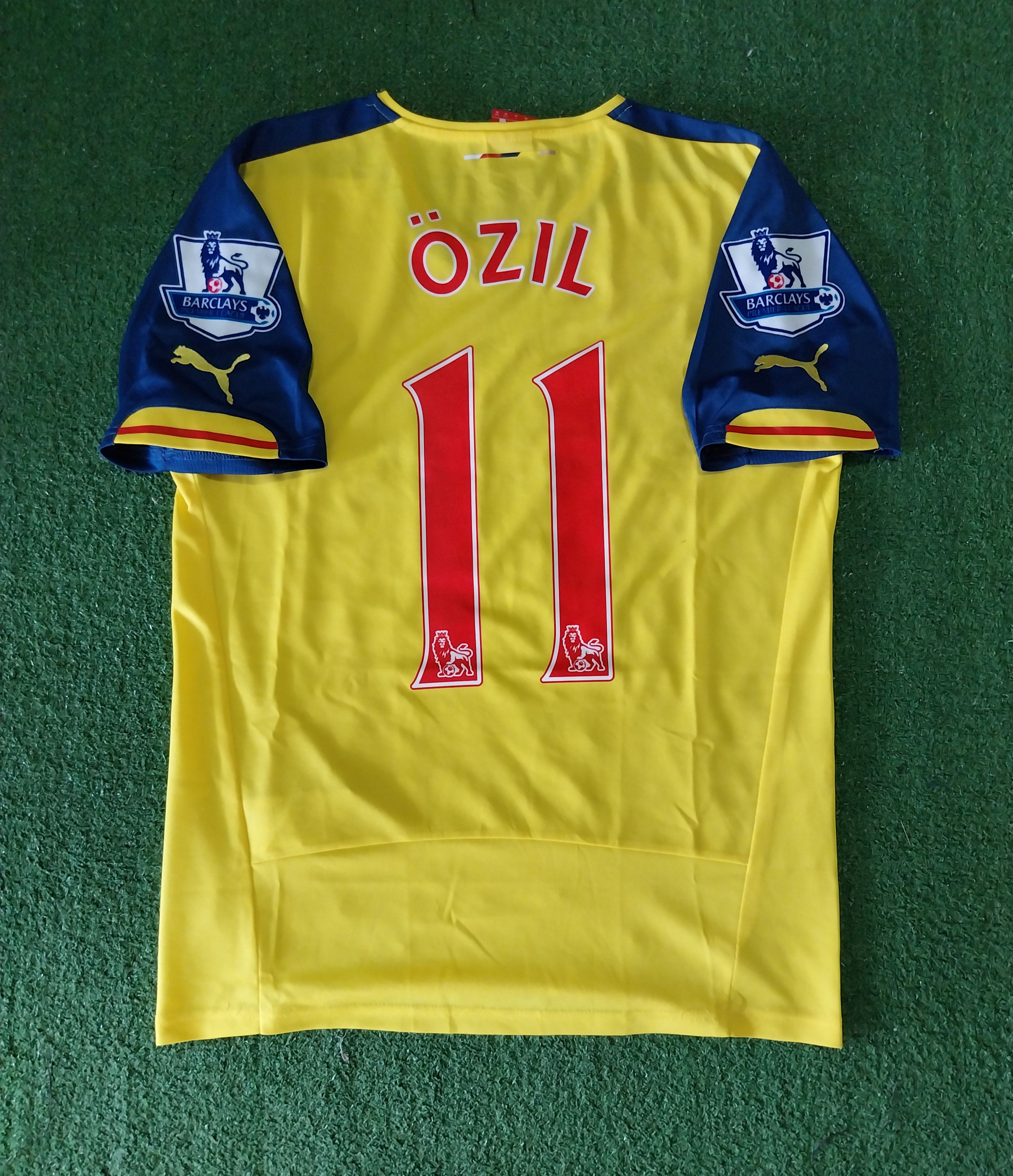 Puma Arsenal away 2014/2015 özil jersey football Size US M / EU 48-50 / 2 - 2 Thumbnail