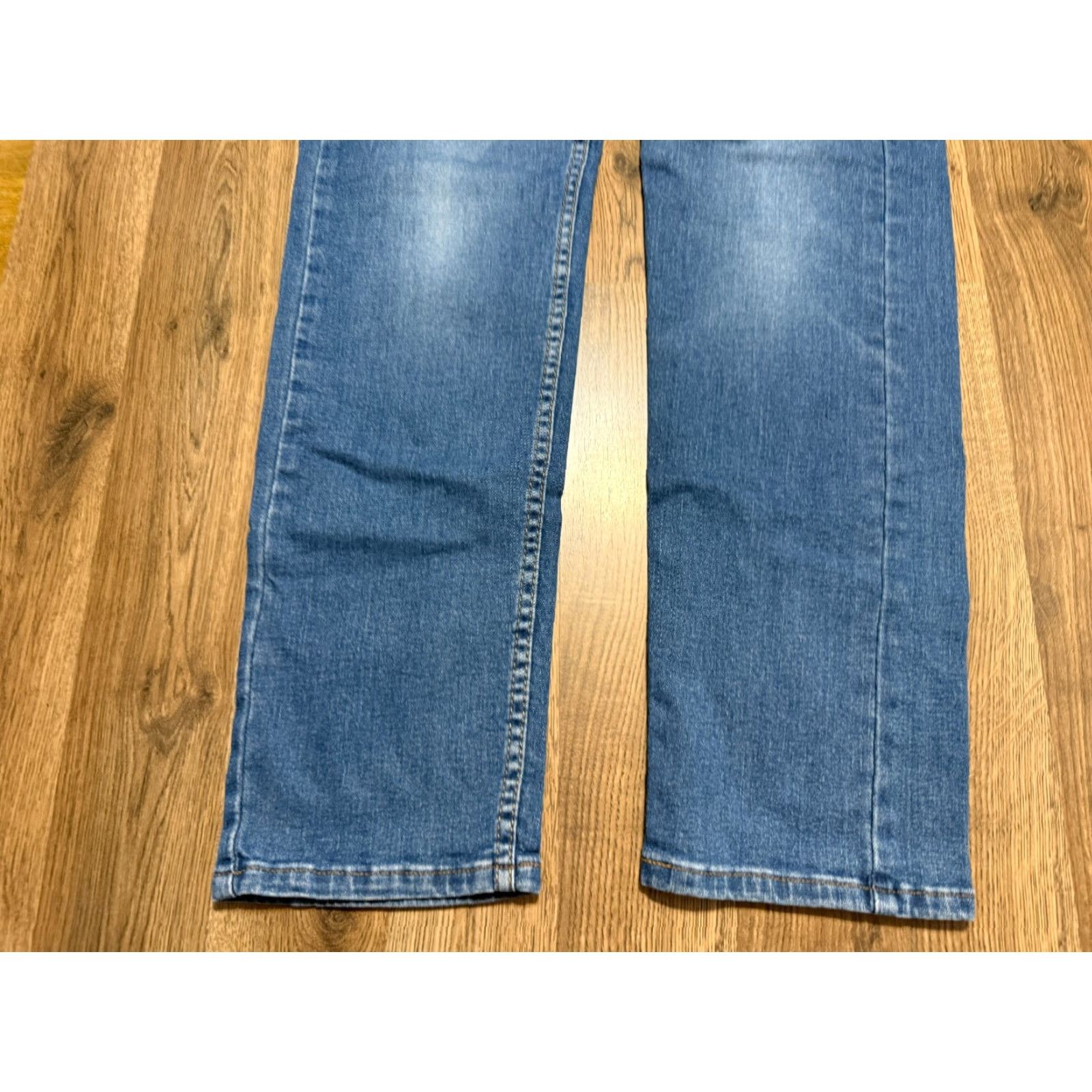 Levi's Levi's Jeans Men 33x34 Blue Denim Straight Leg Mid Rise 5-Pocket Design Cotton Jeans Material Pockets Regular Fit Zip 31 Inseam Size US 33 - 3 Thumbnail