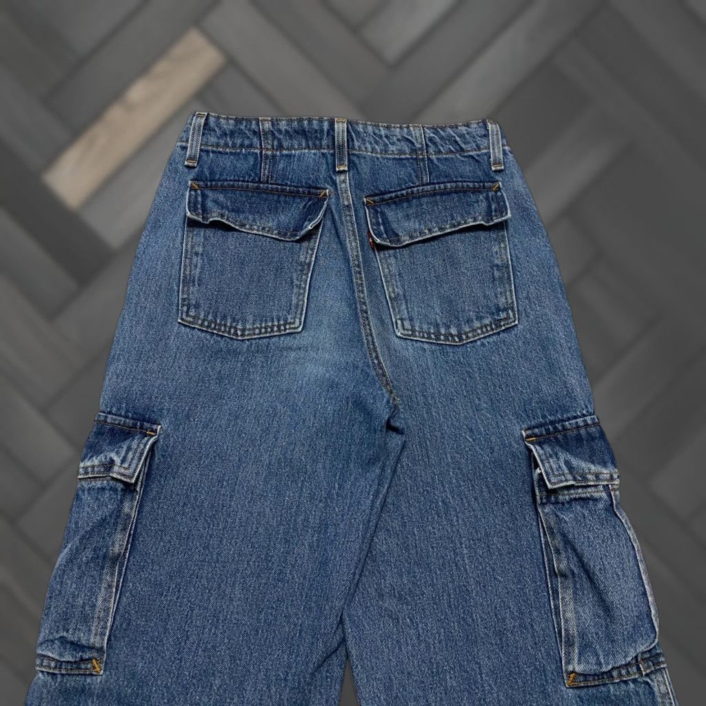 Levi's Levi's Baggy Cargo Jeans Women's Juniors Size 24x32 Blue Denim Raw Hem Jeans Cargo Pocket Wide-Leg Womens Size 27" / US 4 / IT 40 - 1 Thumbnail