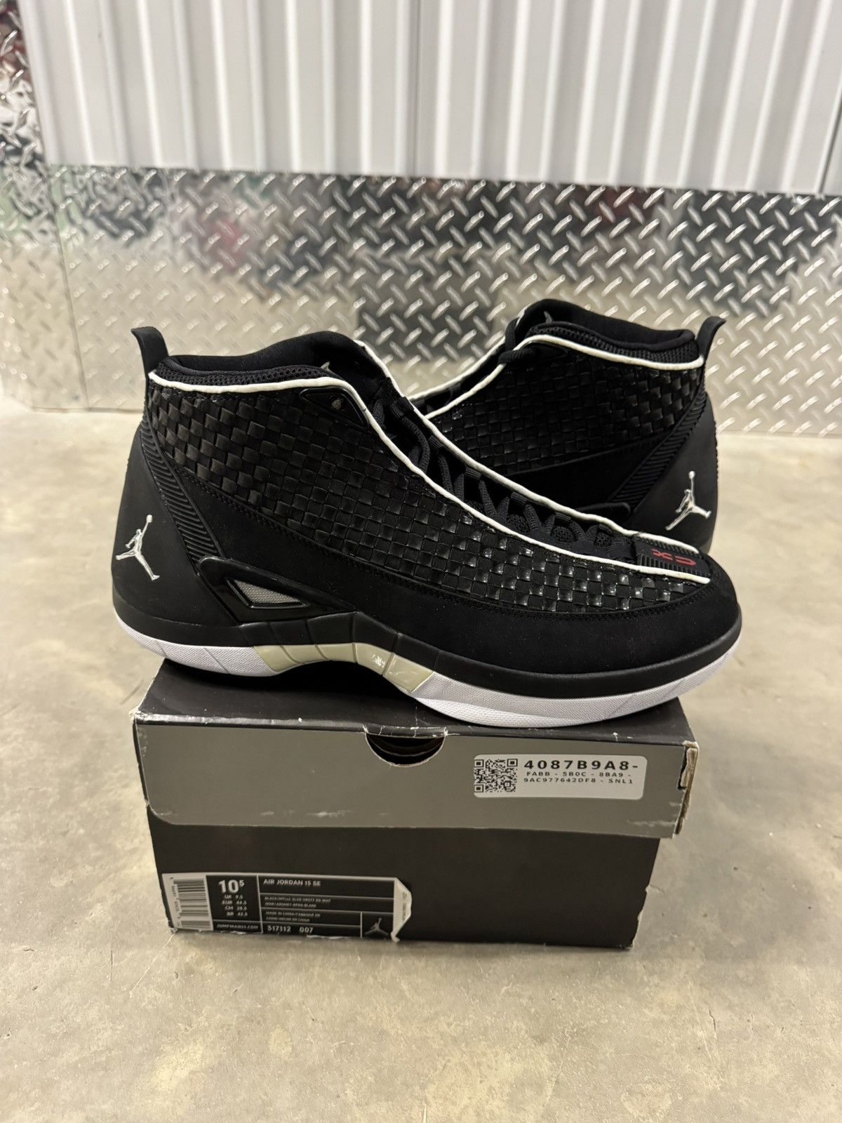 Jordan Brand Jordan 15 Retro SE Black White Size 10.5 Size US 10.5 / EU 43-44 - 1 Thumbnail