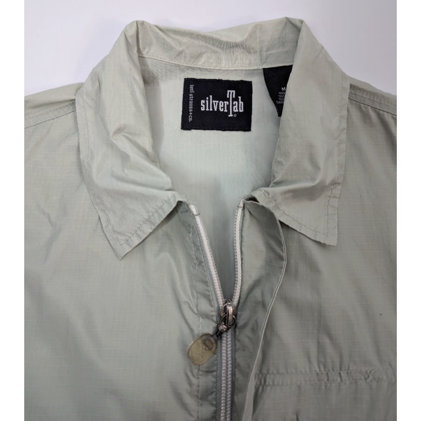 Vintage VINTAGE Silver Tab Levis Nylon Shirt Men’s M Gray Green Pocket 1990s Short Sleeve Full Zip Size US M / EU 48-50 / 2 - 7 Thumbnail