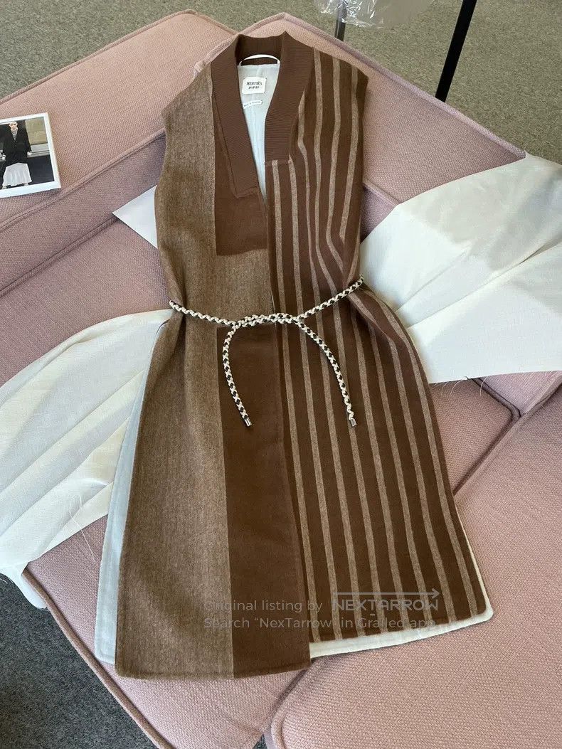 Hermes Hermes Golden Brown Cashmere Vest Coat Size XXS / US 00 / IT 34 - 1 Thumbnail