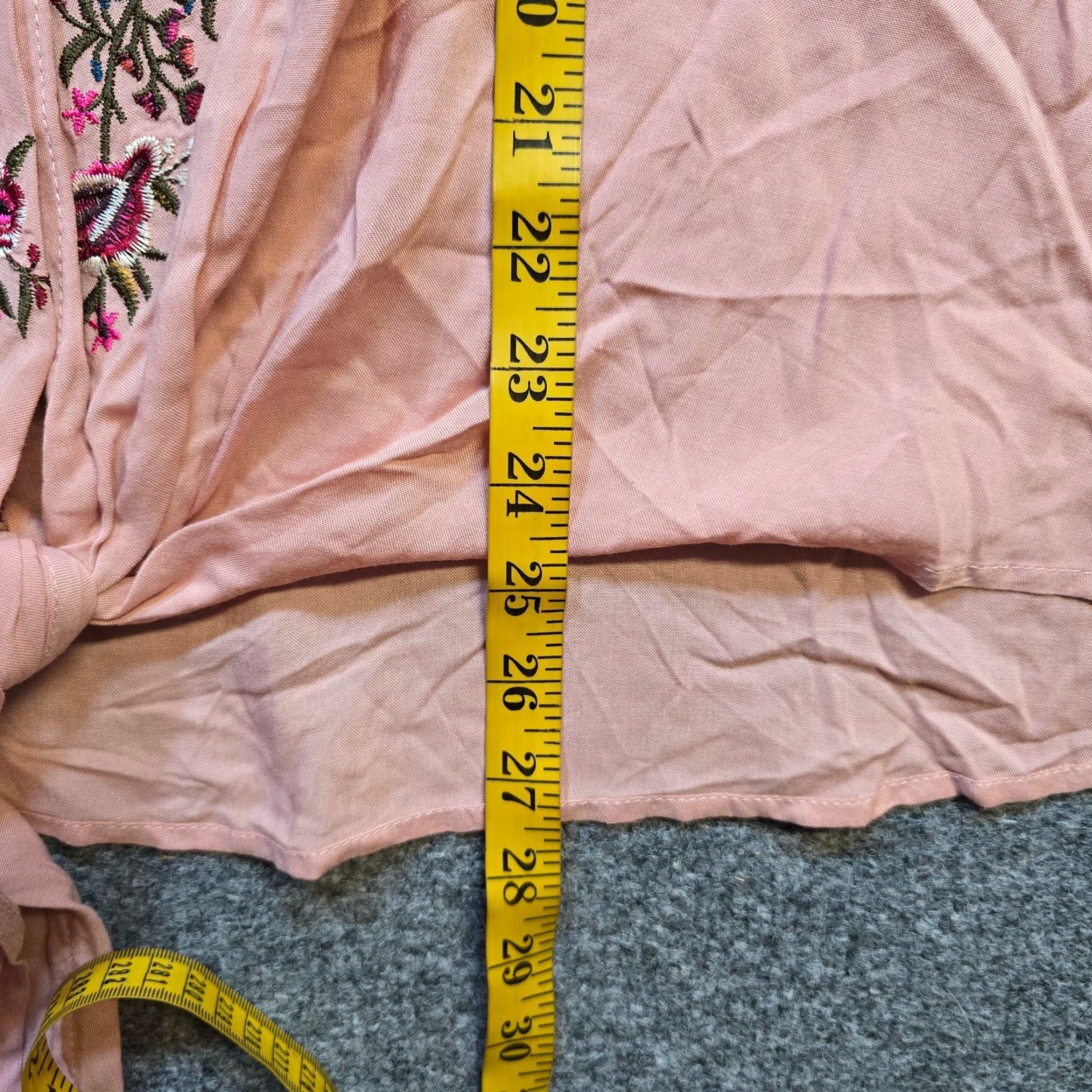 Pinko Entro Blouse Shirt Womens 1X Pink Floral Embroidered Tie Waist Boho Cottage Fall Spring Winter Casual Basic V-Neck 3/4 Sleeve Roll Tab Sleeve Pullover Size XL / US 12-14 / IT 48-50 - 7 Thumbnail