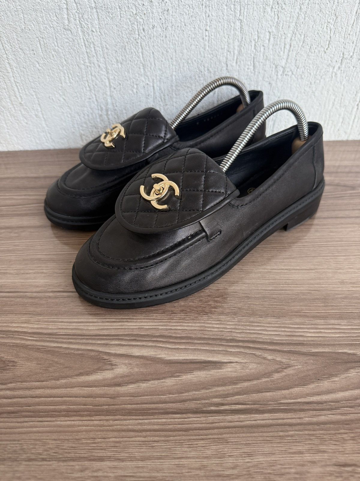 Chanel Quilted flap turnlock CC loafers Size US 9 / IT 39 - 2 Thumbnail