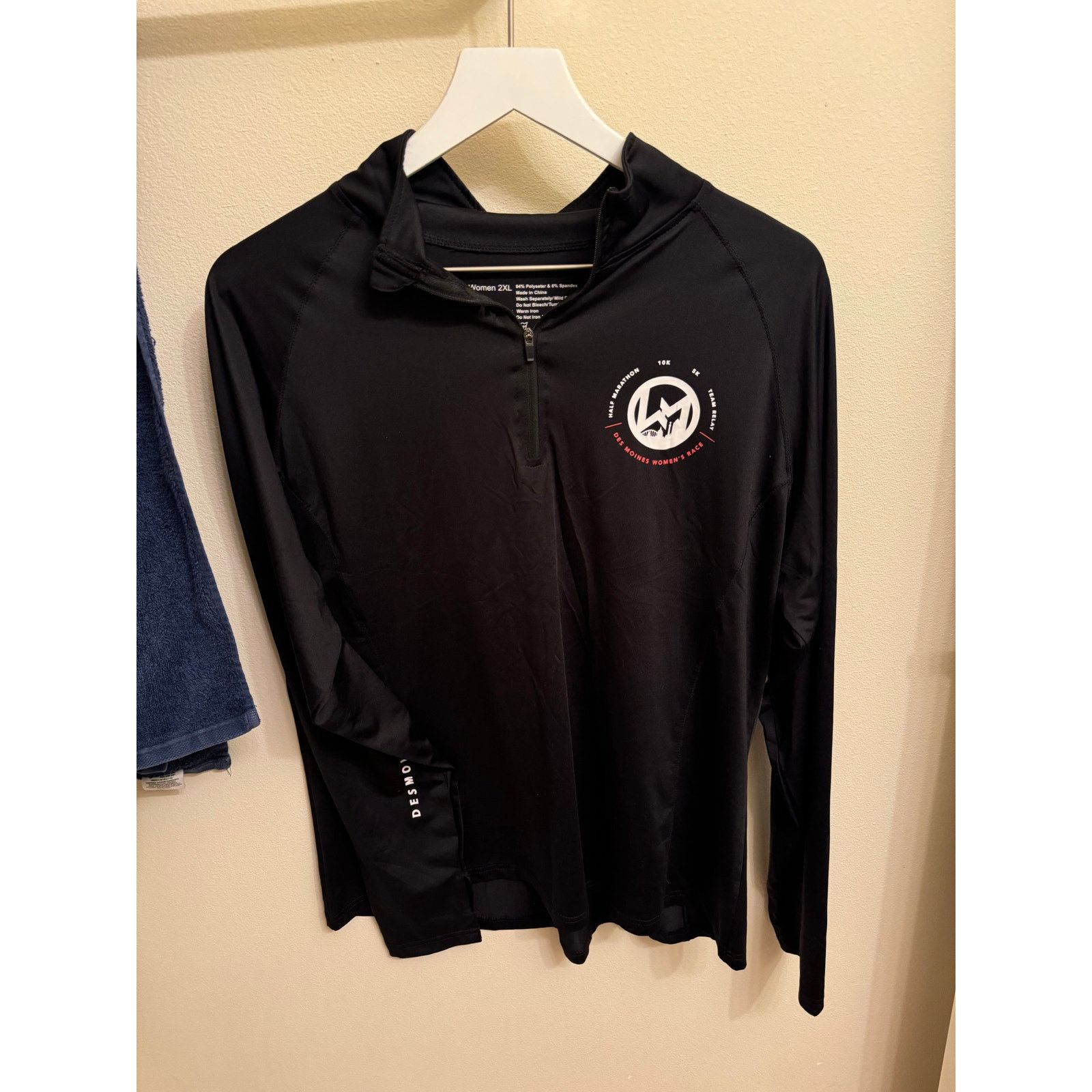 Other Des Moines Women’s Race Finisher Pullover Size XXL Size XXL / US 16-18 / IT 52-54 - 1 Thumbnail