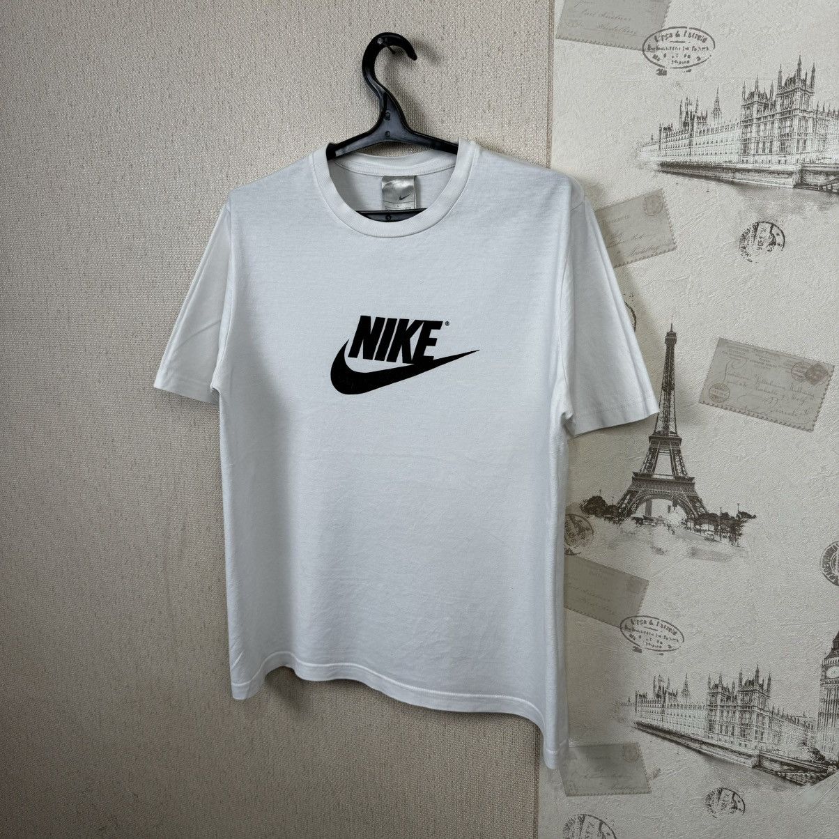 Nike × Vintage Vintage Nike T shirt 00s Centre Logo White Oversized L Size US L / EU 52-54 / 3 - 2 Thumbnail