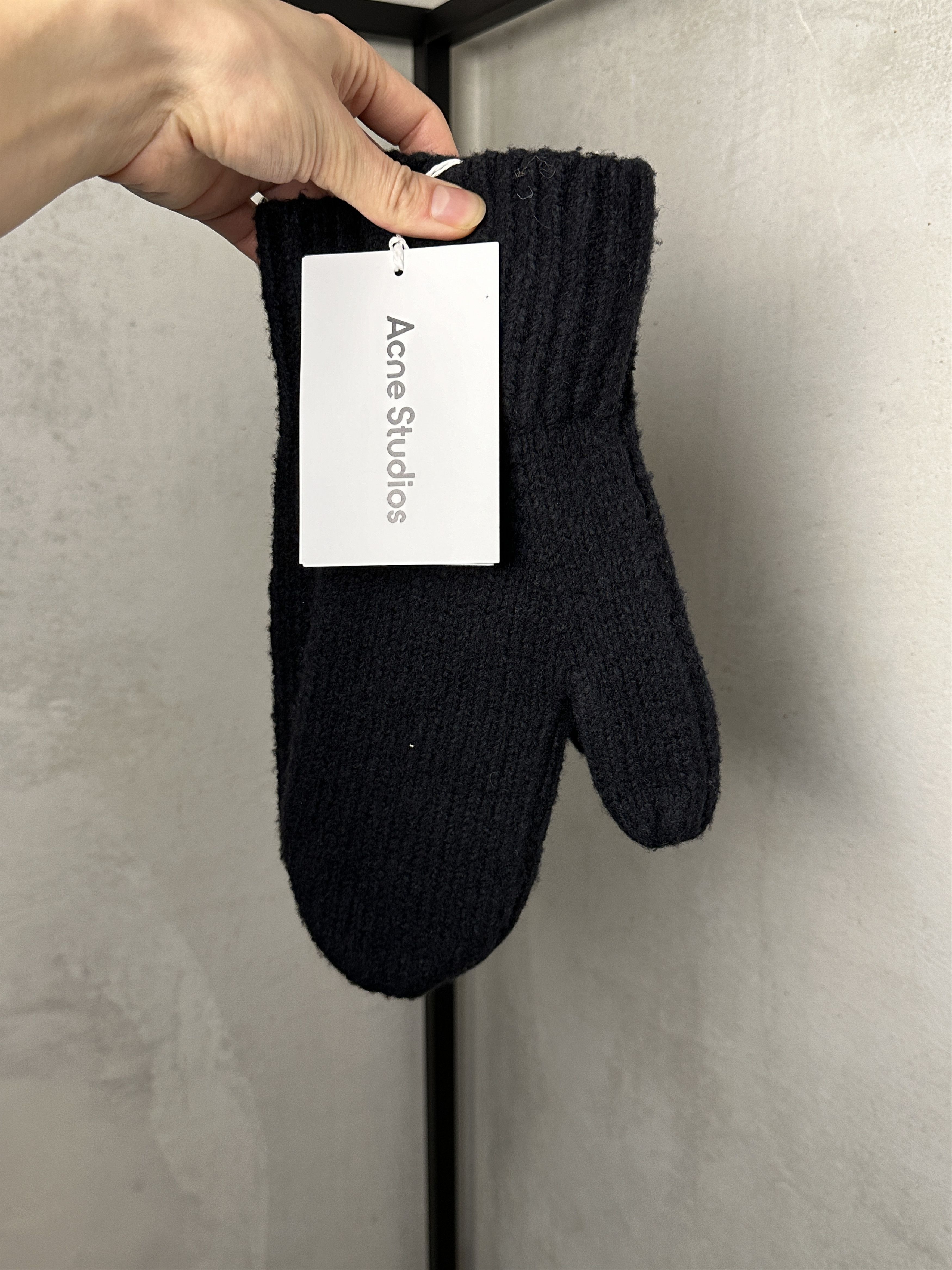 Acne Studios Acne Studios Wool Black Gloves Size ONE SIZE - 2 Thumbnail