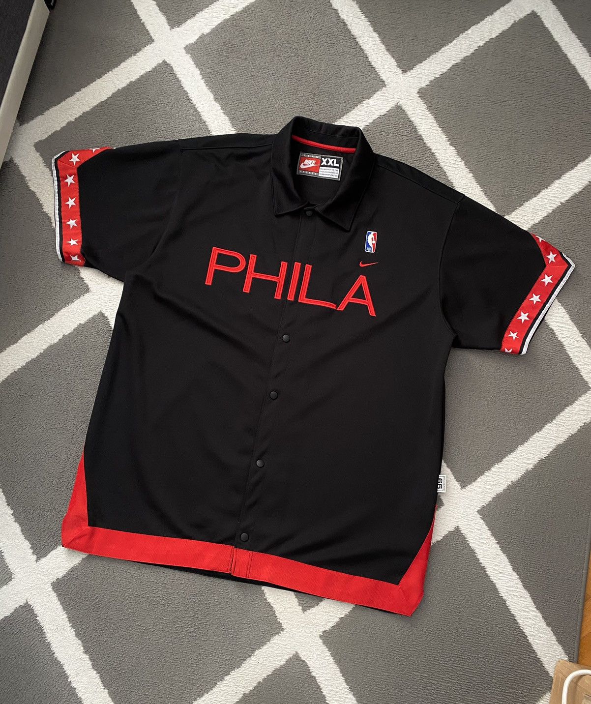 Vintage 90’s Nike NBA Philadelpha 76ers Button Up Jersey
