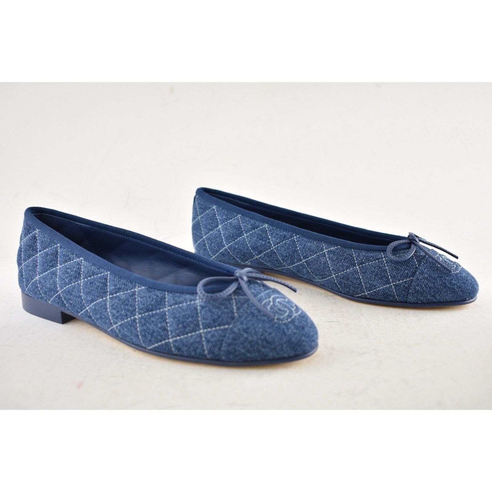 Chanel Chanel Denim Blue Quilted CC Bow Ballet Flat 41.5 Size US 11.5 / IT 41.5 - 4 Thumbnail