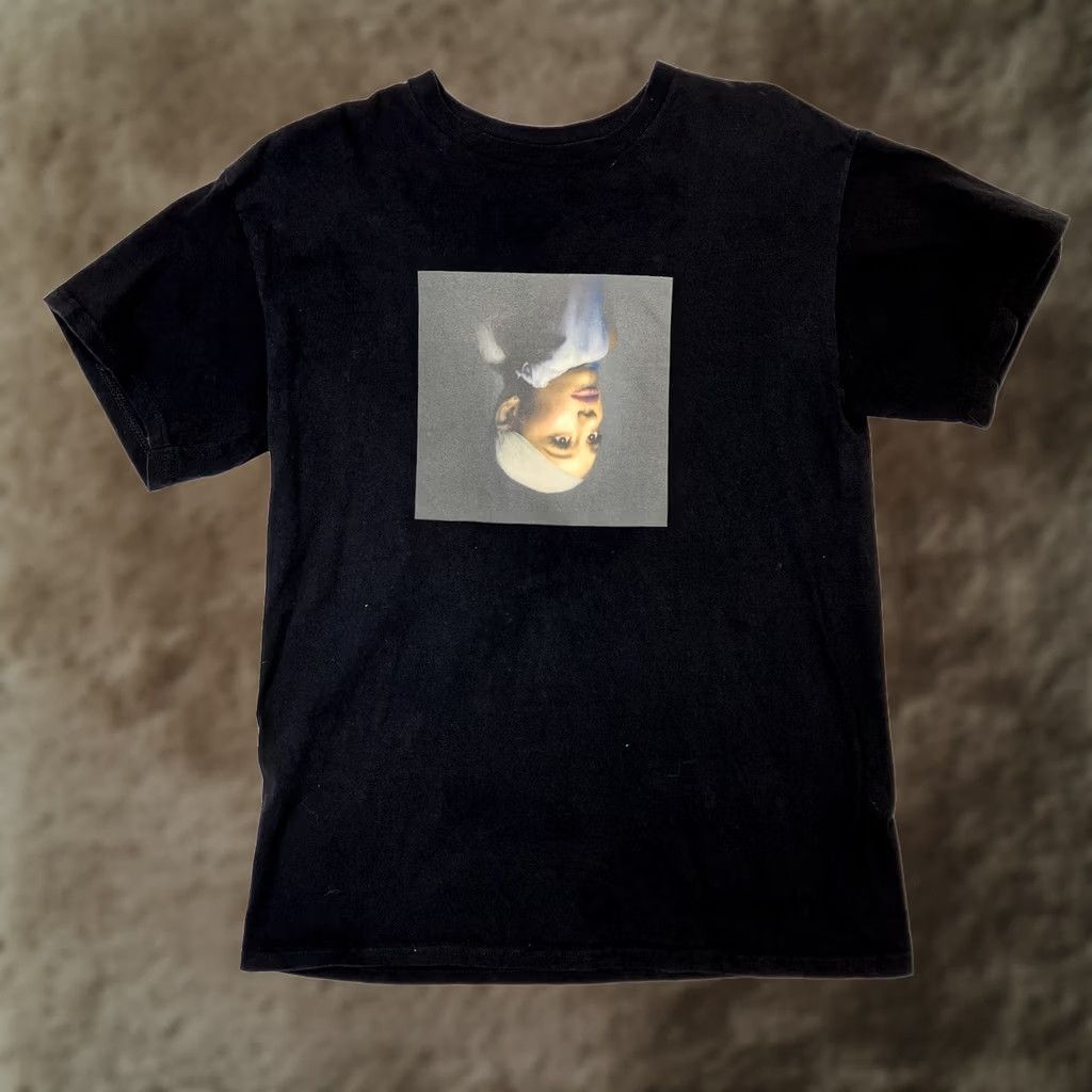 Vintage Ariana Grande Sweetener Concert Tour 2019 Upside Down Graphic T Shirt Medium Black Womens Shirts Size M / US 6-8 / IT 42-44 - 1 Thumbnail