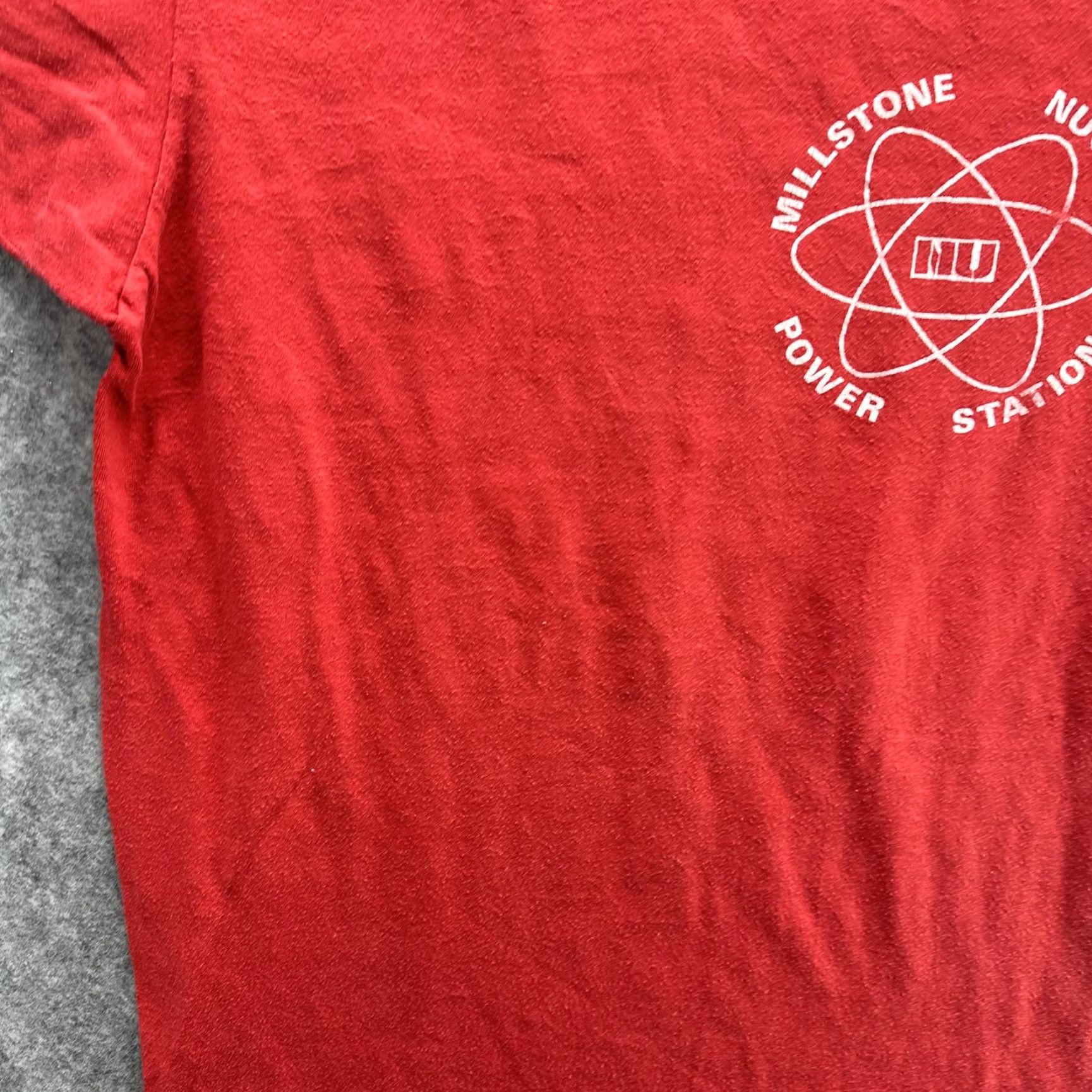 Hanes VINTAGE Millstone Nuclear Power Station Shirt Mens S Red Hanes 80s Refueling Tee Size US S / EU 44-46 / 1 - 4 Thumbnail