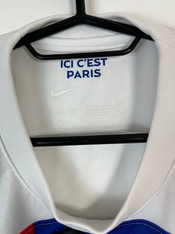 Nike Nike Paris Saint-Germain 22 23 Third Jersey Smal DN2716-101 Size US S / EU 44-46 / 1 - 4 Thumbnail