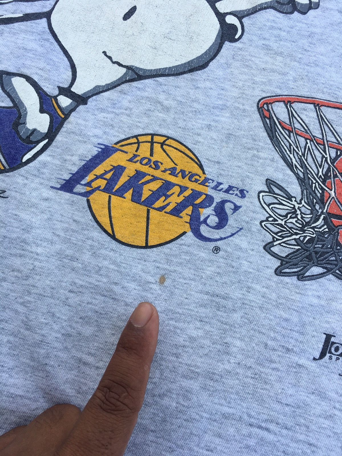 NBA Rare Vintage Los Angeles LAKERS Snoopy NBA Tee Size US L / EU 52-54 / 3 - 19 Thumbnail