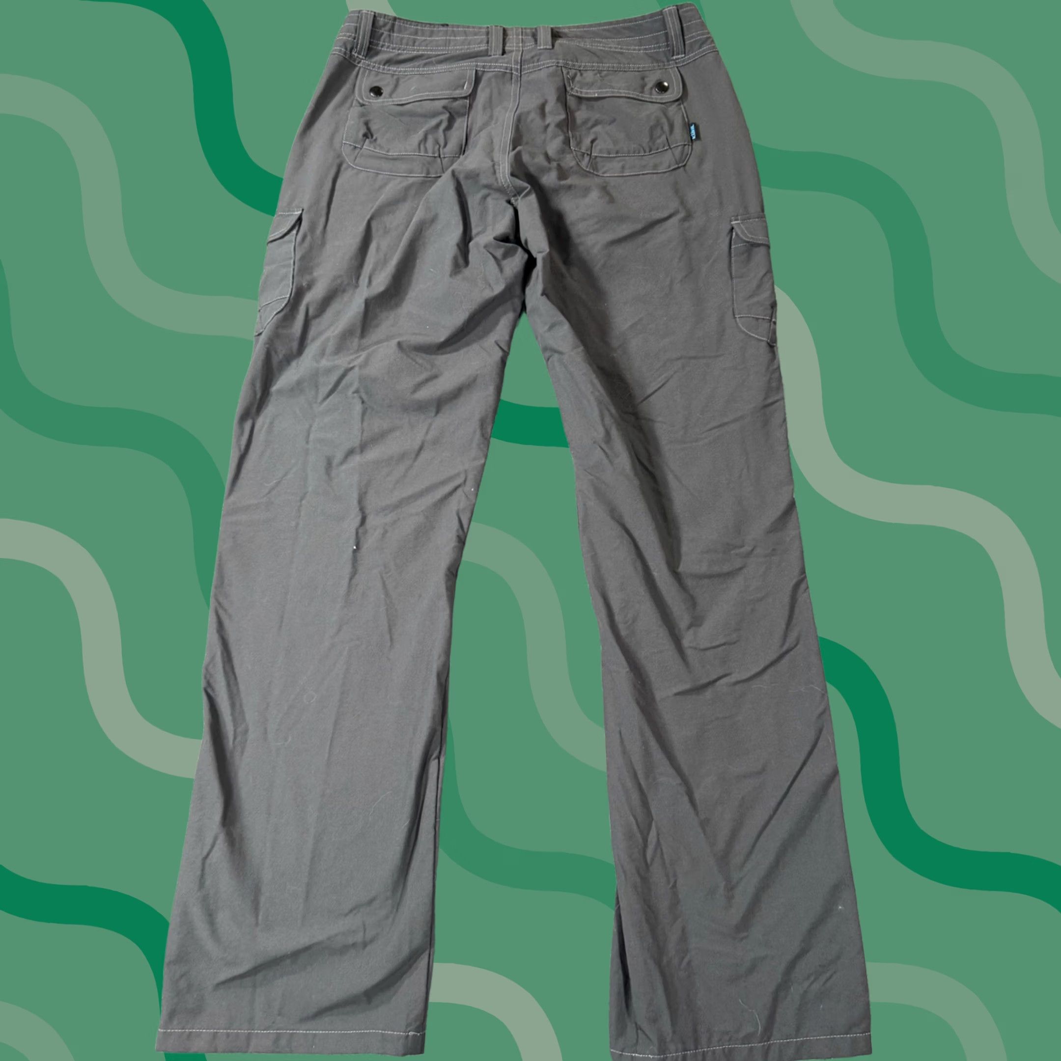 Vintage Kuhl Pants Womens 10 Gray Cargo Pockets Hiking Pants Straight Roll Up Leg Size 32" / US 10 / IT 46 - 1 Thumbnail