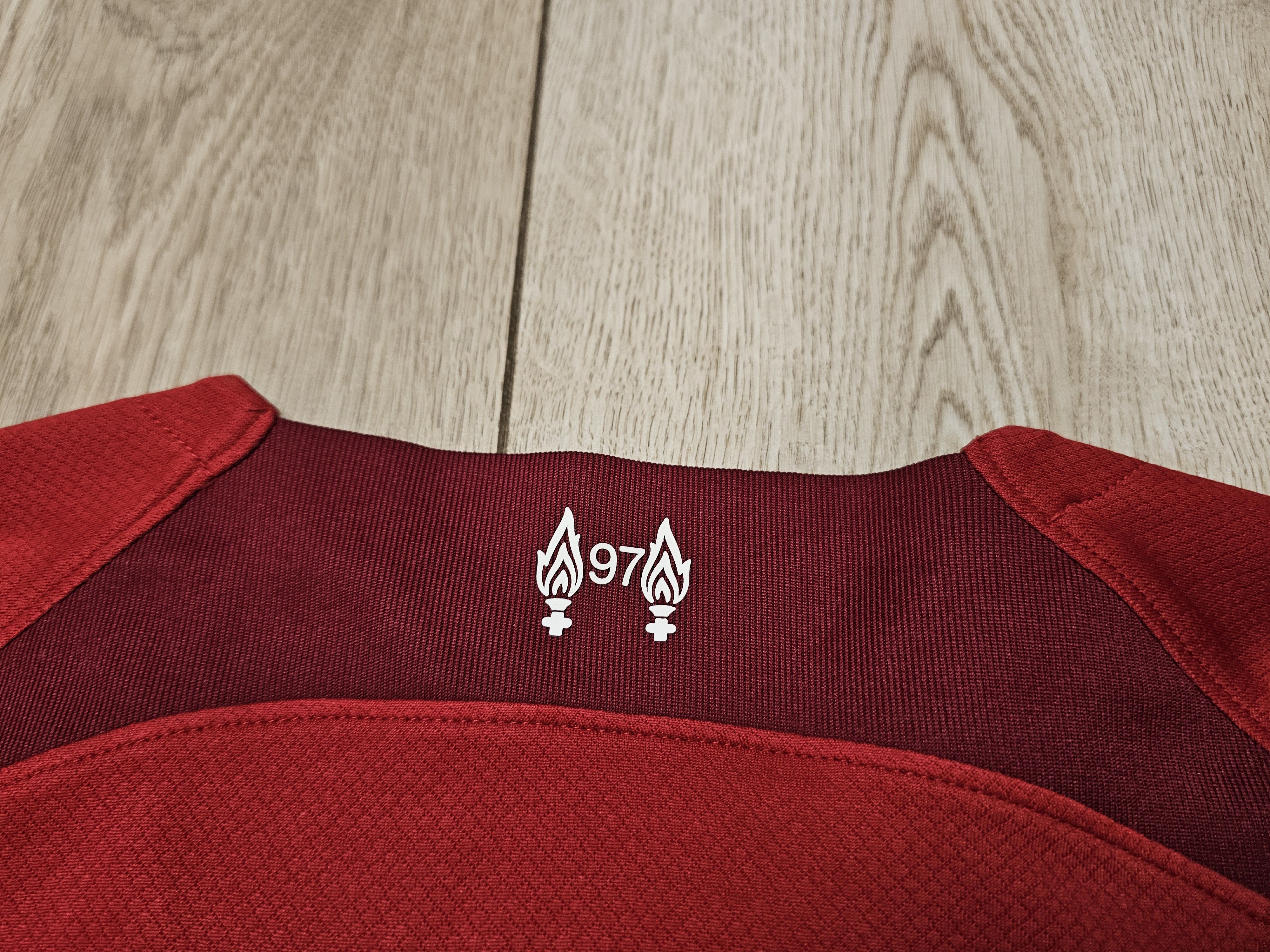 Nike LIVERPOOL 2022 2023 HOME FOOTBALL SHIRT SOCCER JERSEY Size US XL / EU 56 / 4 - 5 Thumbnail