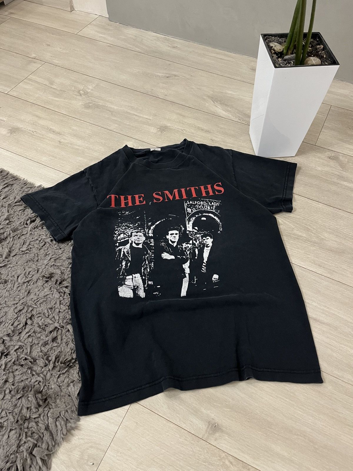 Band Tees 🔥90'S THE SMITHS VINTAGE THE QUEEN IS DEAD T SHIRT Size US S / EU 44-46 / 1 - 1 Thumbnail