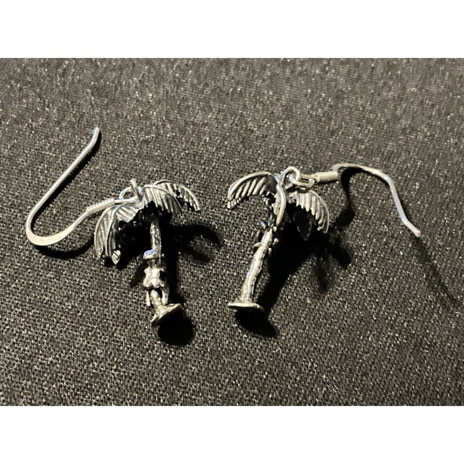 Other 925 Sterling Men Climbing Palm Trees Fish Hook Earrings Size ONE SIZE - 1 Thumbnail