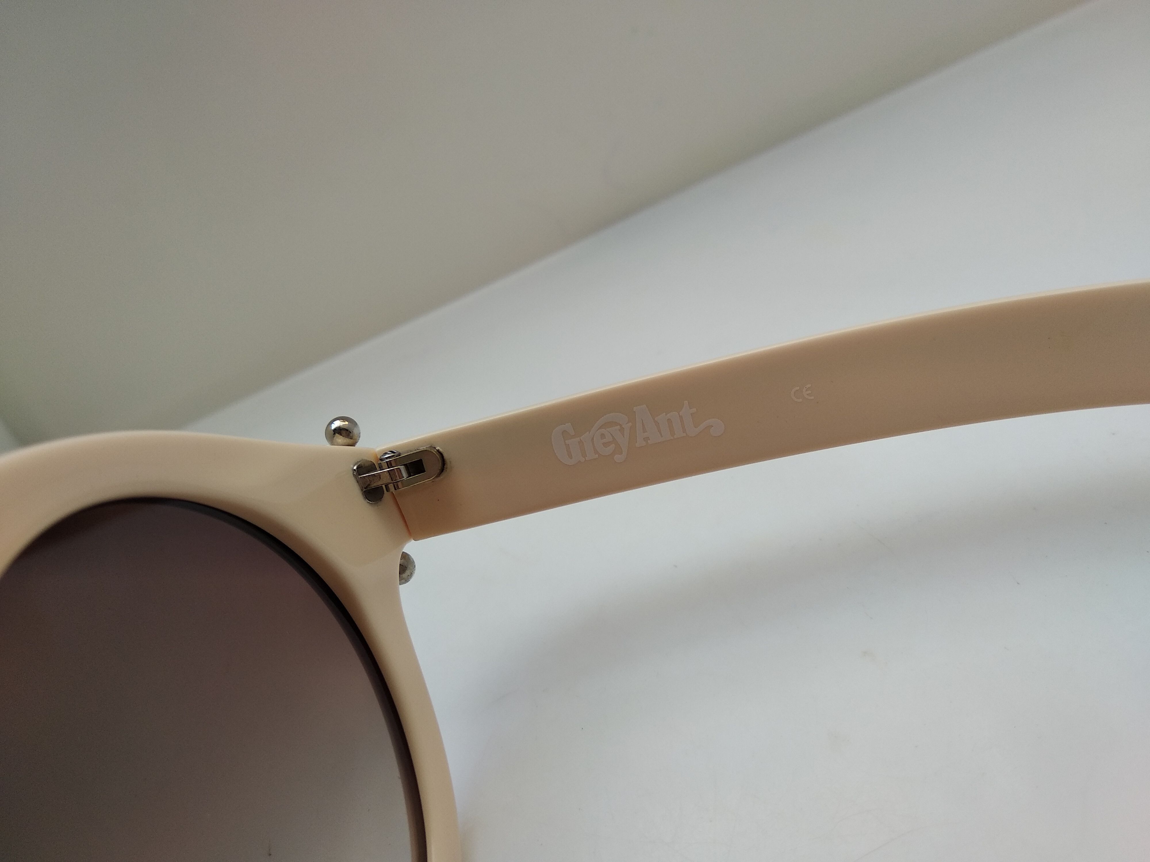 Grey Ant Grey Ant Ivory white Round Sunglasses Frame Size ONE SIZE - 5 Thumbnail