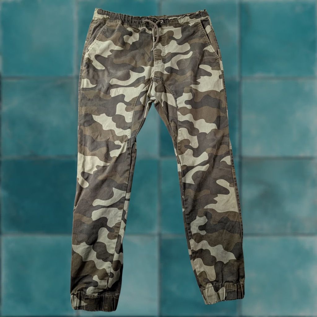 Vintage American Rag Camouflage Pants Green Men's Medium Tapered Drawstring Pull On Jeans Jogger Casual Everyday Pant Size US 30 / EU 46 - 1 Thumbnail