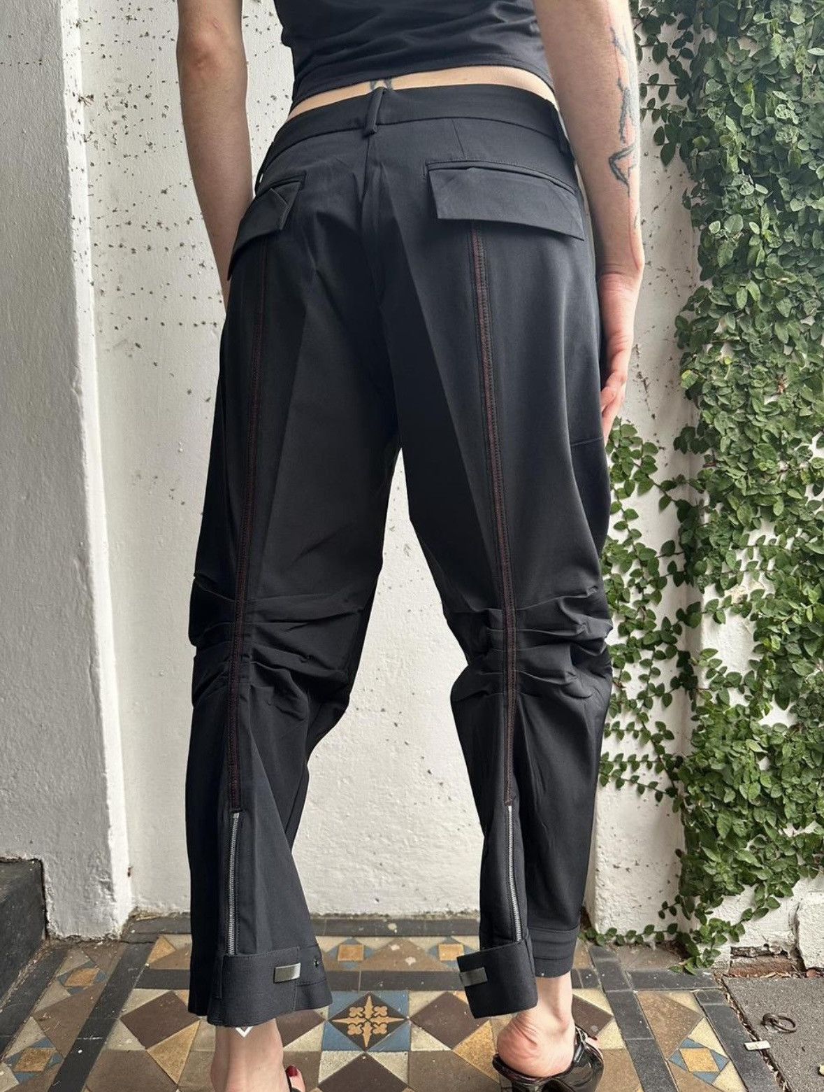 Marithe + Francois Girbaud Marithé + François Girbaud Tech Cargo Pant Size 25" / US 0 / IT 36 - 3 Thumbnail