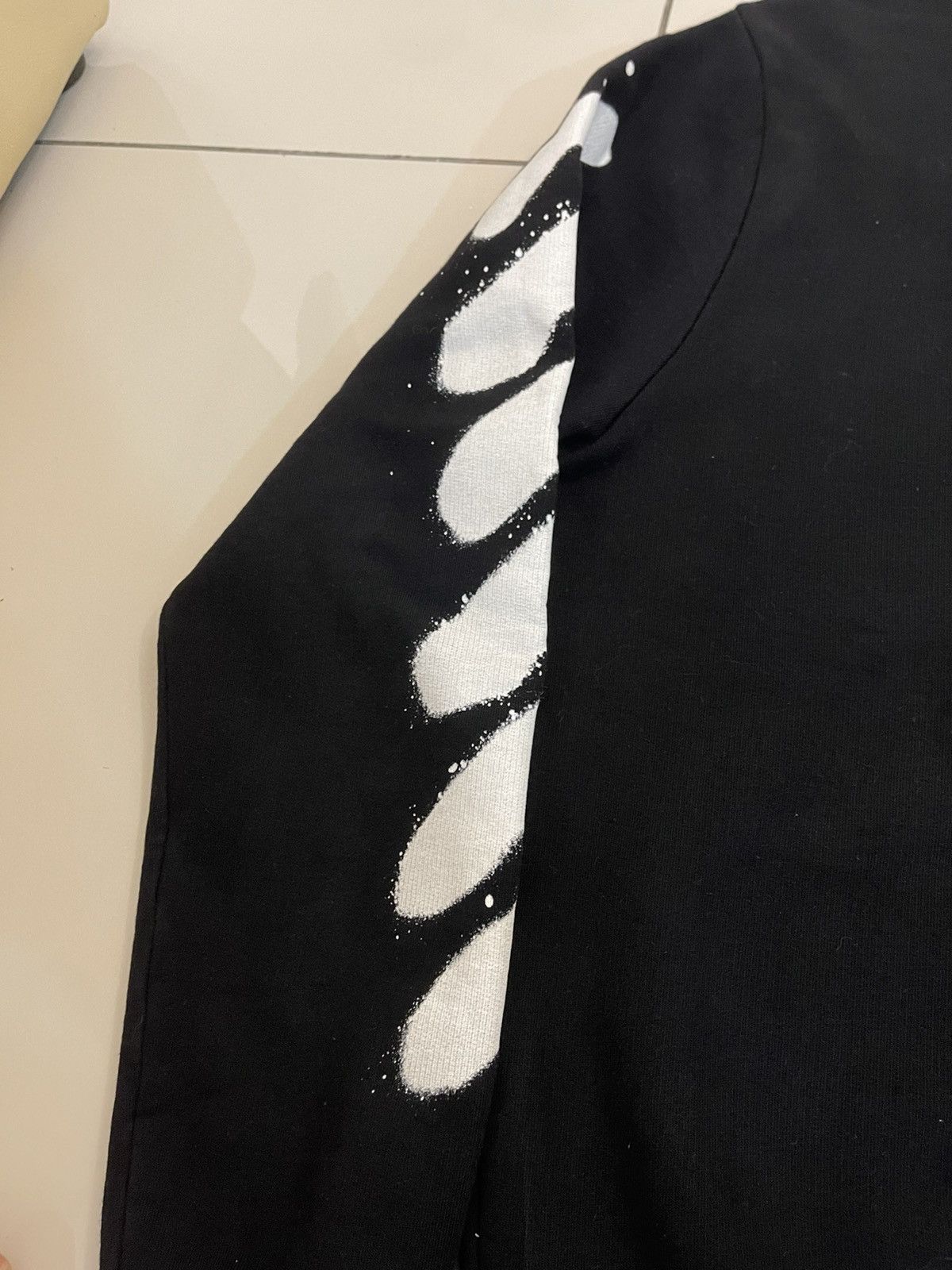 Off-White Off White Diagonal Spray Crewneck Size US S / EU 44-46 / 1 - 5 Thumbnail