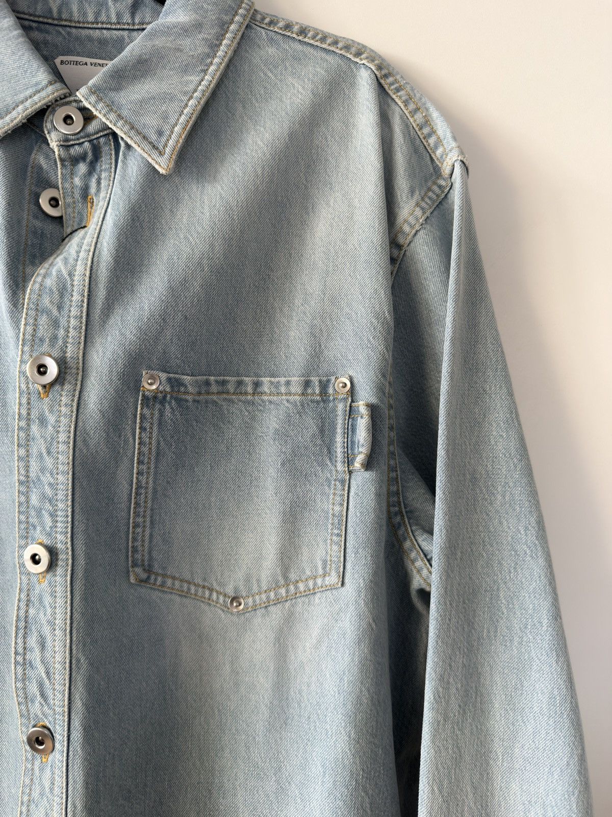 Bottega Veneta BNWT Light Bleach Denim Shirt 52 Size US XL / EU 56 / 4 - 4 Thumbnail