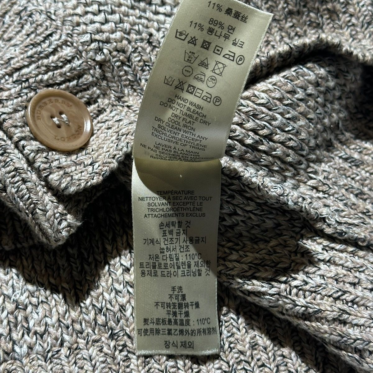 Burberry Silk Woven knit cardigan Size US L / EU 52-54 / 3 - 5 Thumbnail