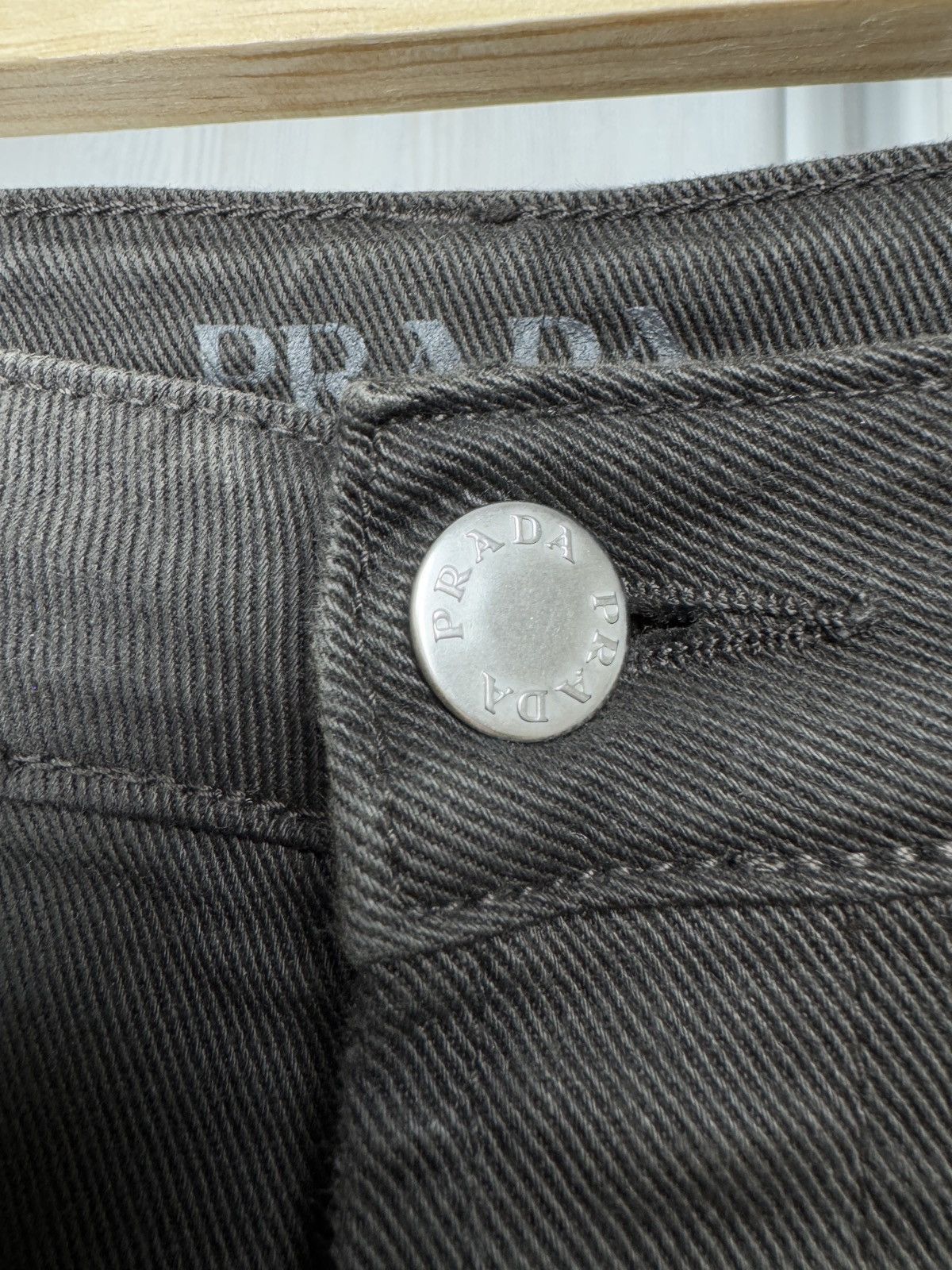 Prada PRADA DARK BROWN COTTON STRAIGHT FIT LOGO CROPPED ZIP JEANS Size 30" / US 8 / IT 44 - 7 Thumbnail