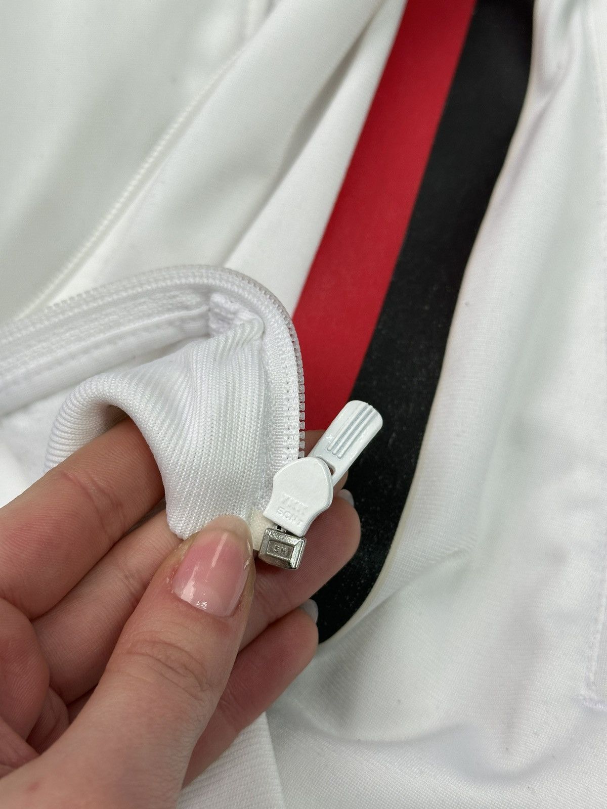 Adidas Vintage Adidas AC Milan Football Jacket Soccer White Maglia Size US L / EU 52-54 / 3 - 13 Thumbnail