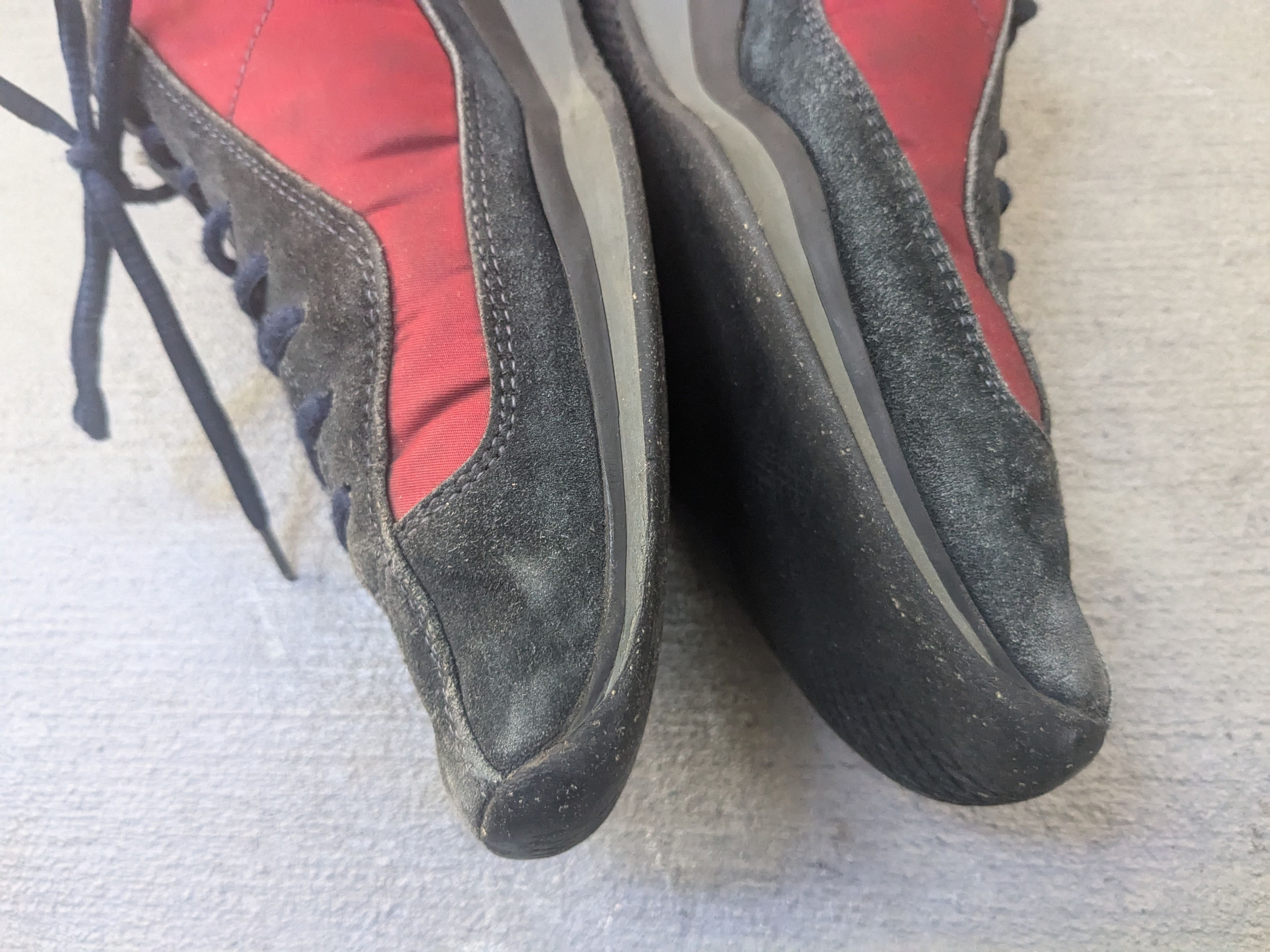 Prada Prada Sneakers Red Navy Blue Suede 10 Low Tops Y2K Red Size US 10 / EU 43 - 12 Thumbnail