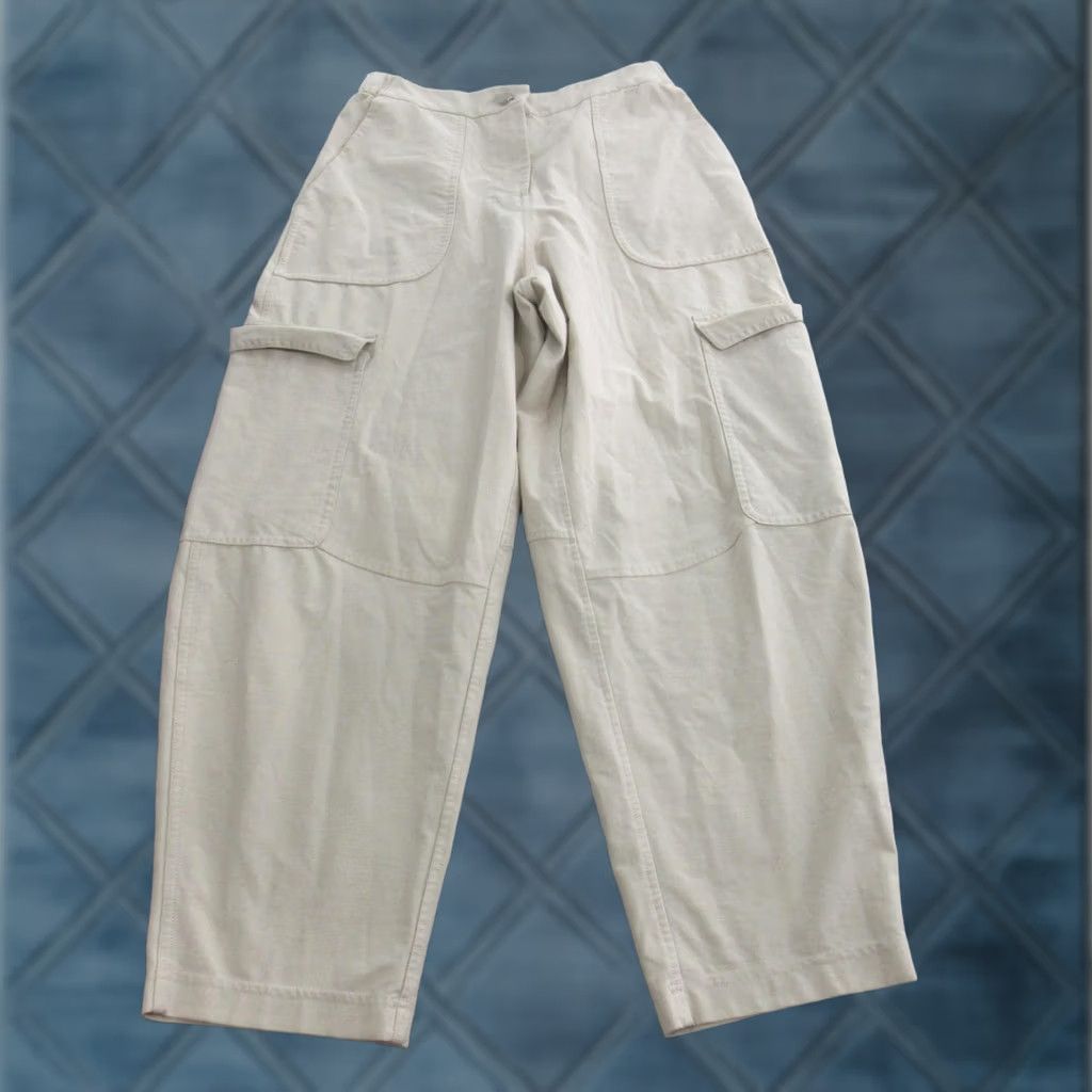 Lululemon Lululemon Pants Womens 2 Beige Cargo Elastic Waist Cropped Tapered Inseam 26.5 in Size 26" / US 2 / IT 38 - 1 Thumbnail